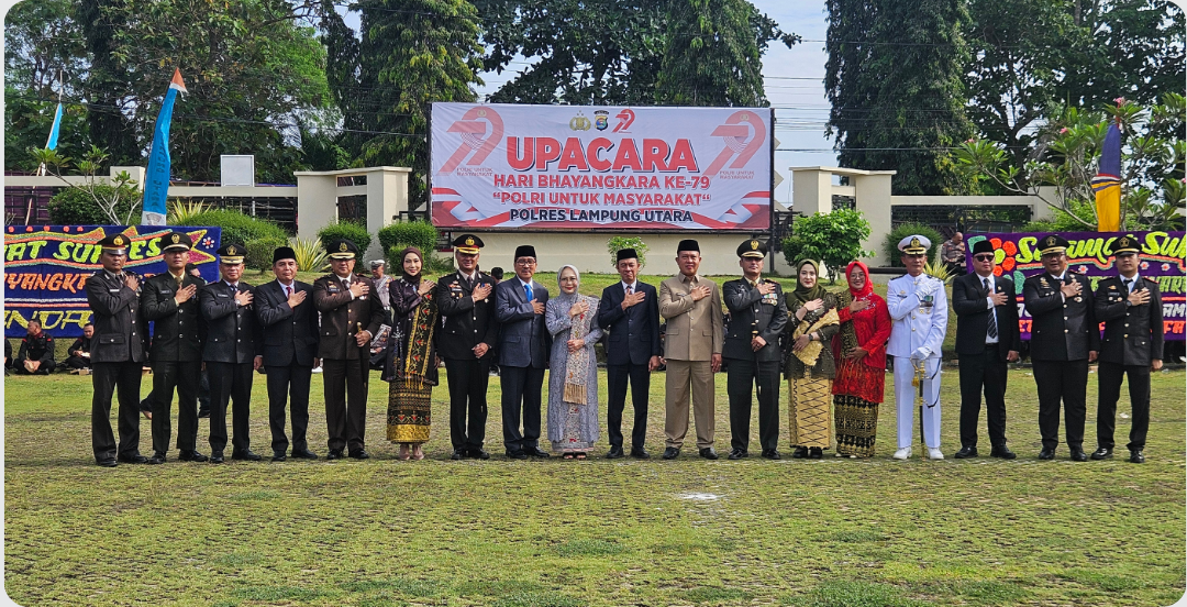 Kepala Kantor Imigrasi Kotabumi Hadiri Upacara Hari Bhayangkara ke-79 di Polres Lampung Utara