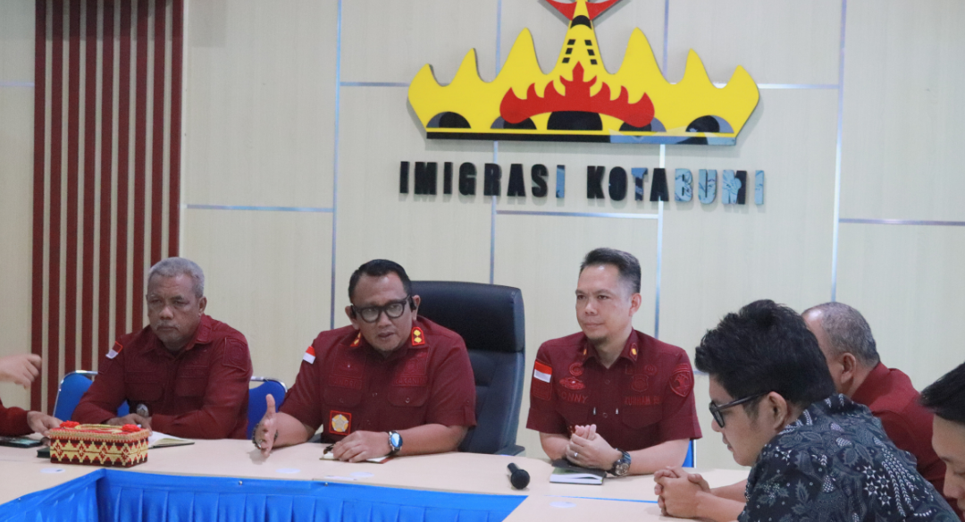 Kepala Imigrasi Kotabumi Berikan Arahan Terkait Tindak Lanjut Desk Evaluasi ZI Menuju WBK/WBBM