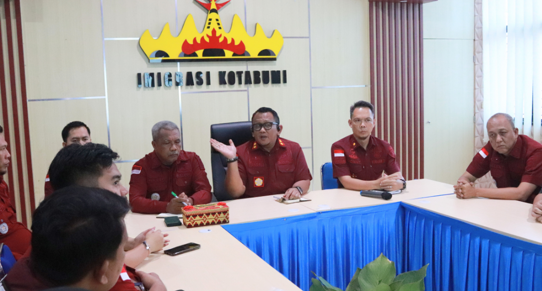 Kepala Imigrasi Kotabumi Berikan Arahan Terkait Tindak Lanjut Desk Evaluasi ZI Menuju WBK/WBBM