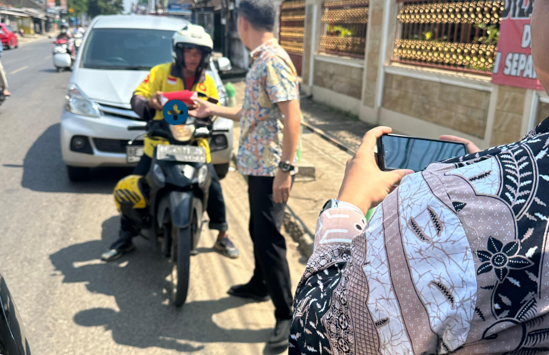 Memperkuat Solidaritas: Imigrasi Kotabumi Rutin Laksanakan "Jumat Berkah"