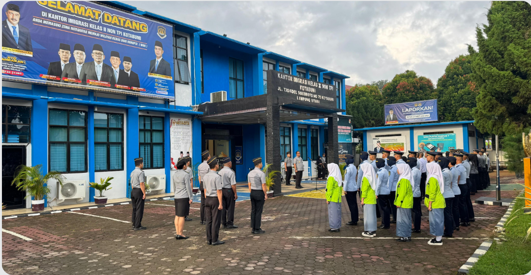 Kepala Kantor Imigrasi Kotabumi Tekankan Disiplin Saat Pimpin Apel Pagi
