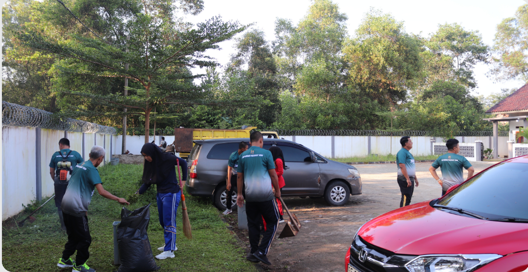 Kantor Imigrasi Kotabumi Gelar Apel Pagi Jumat Bersih