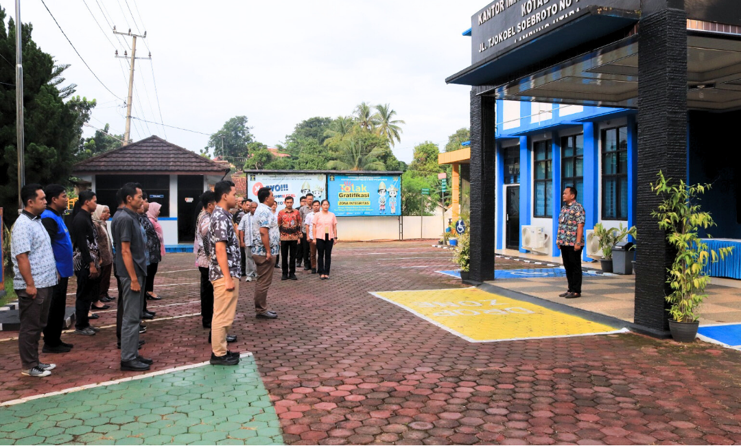 Imigrasi Kotabumi Laksanakan Apel Sore Bersama Kepala Kantor: Tingkatkan Semangat Kerja dan Kebersamaan