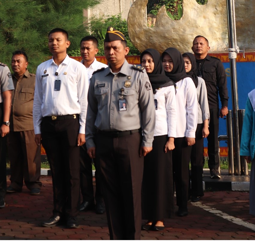 Menjaga Konsistensi dan Kedisiplinan: Kantor Imigrasi Kotabumi Laksanakan Apel Pagi