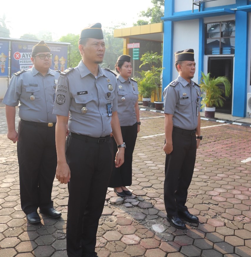 Menjaga Konsistensi dan Kedisiplinan: Kantor Imigrasi Kotabumi Laksanakan Apel Pagi