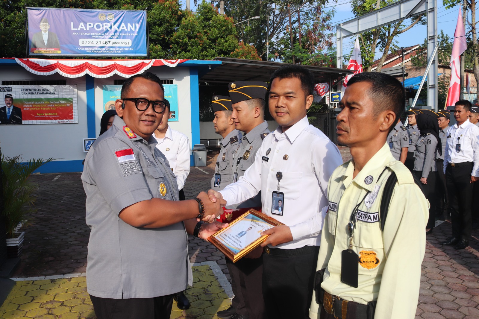 Apel Pagi Imigrasi Kotabumi, Momen Pemberian Penghargaan dan Penguatan Semangat Menuju WBK