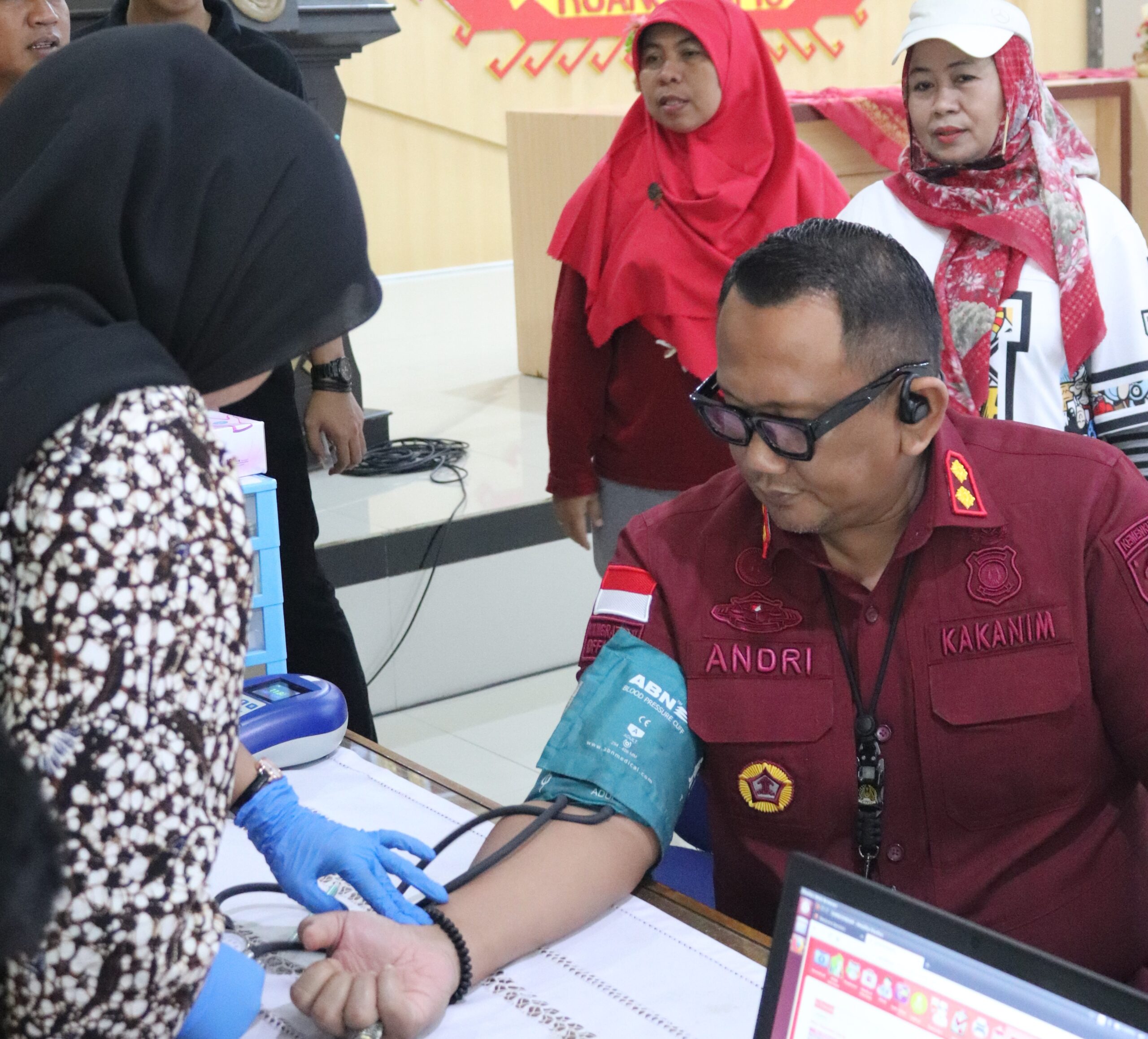 Sinergi Kemanusiaan: Imigrasi Kotabumi Berpartisipasi dalam Donor Darah