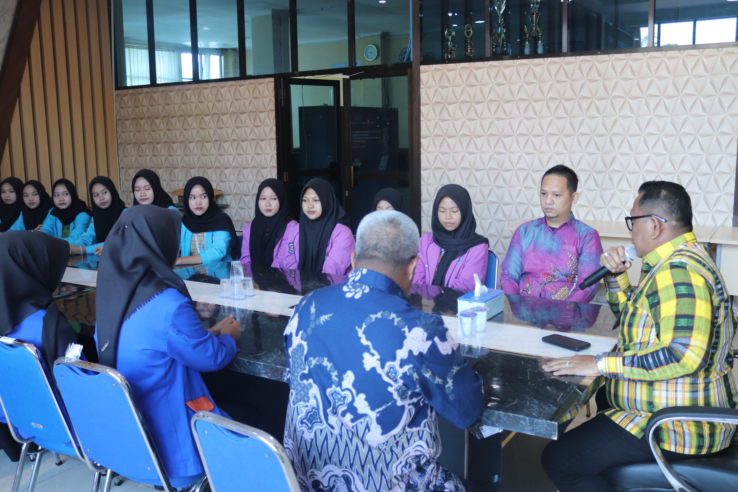 Kanim Kotabumi Gelar Rapat Bersama Peserta Magang