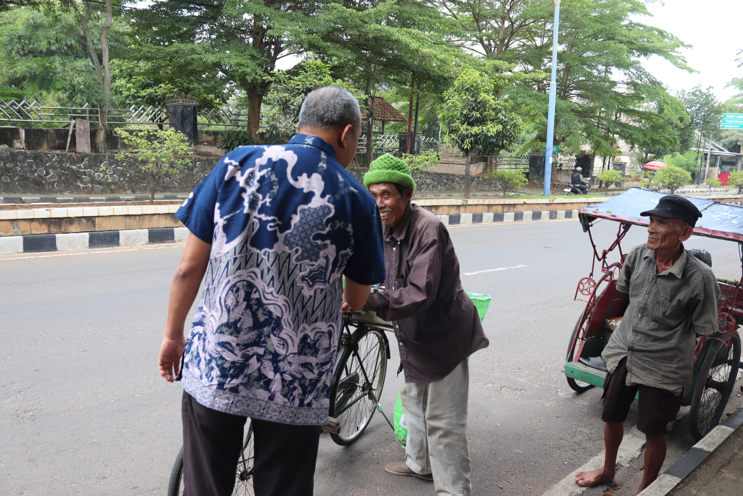 Berbagi Kebahagiaan Bersama di Jumat Berkah Imigrasi Kotabumi