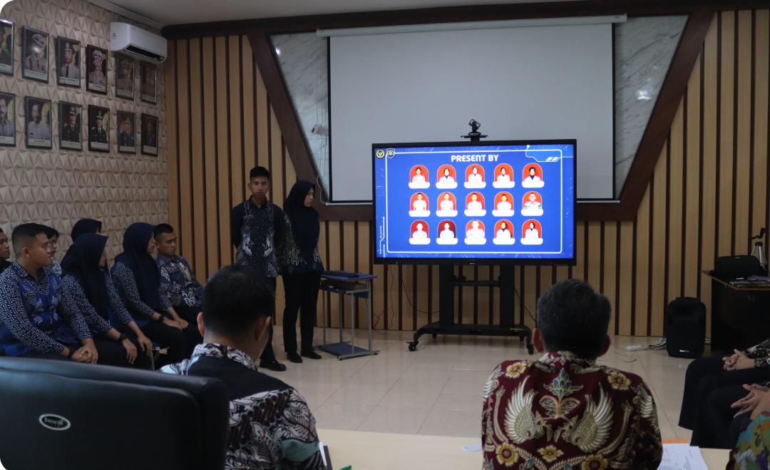 Sinergi Dunia Pendidikan dan Profesional, Taruna Poltekip Paparkan Hasil Latihan Kerja di Kantor Imigrasi Kotabumi