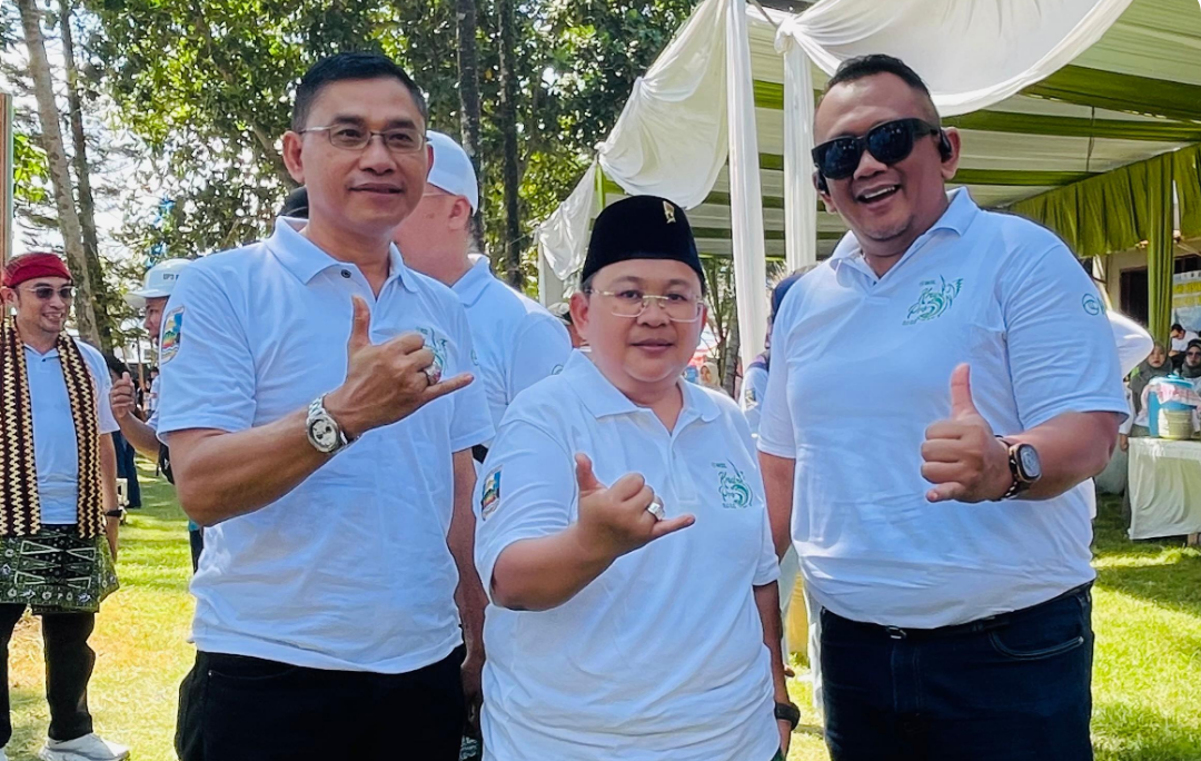 Kepala Kantor Imigrasi Kotabumi Hadiri Pembukaan WSL Krui Pro 2025 di Tanjung Setia