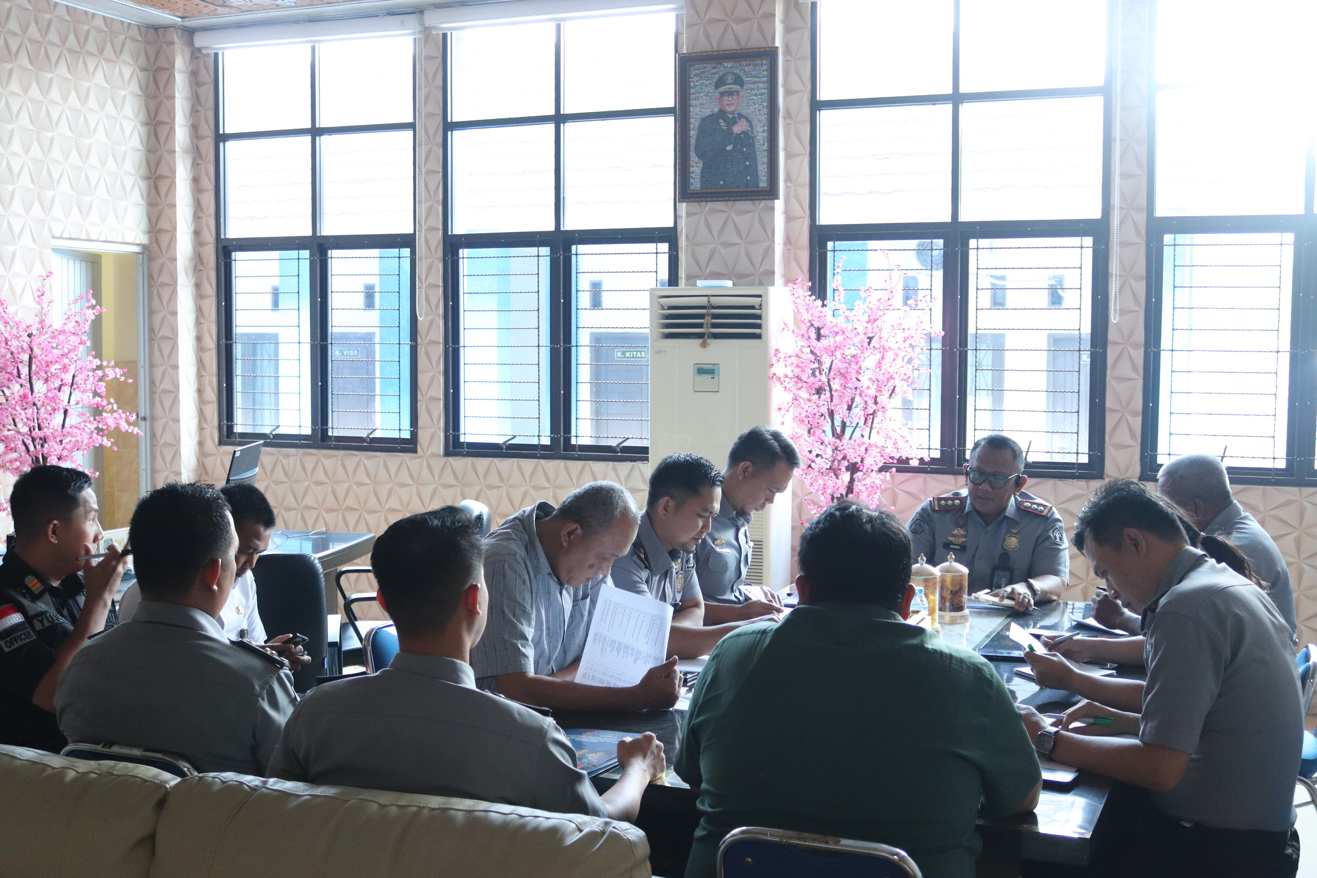 Rapat Evaluasi Kinerja Pejabat Struktural di Lingkungan Kantor Imigrasi Kotabumi: Meningkatkan Profesionalisme dan Kualitas Pelayanan Publik