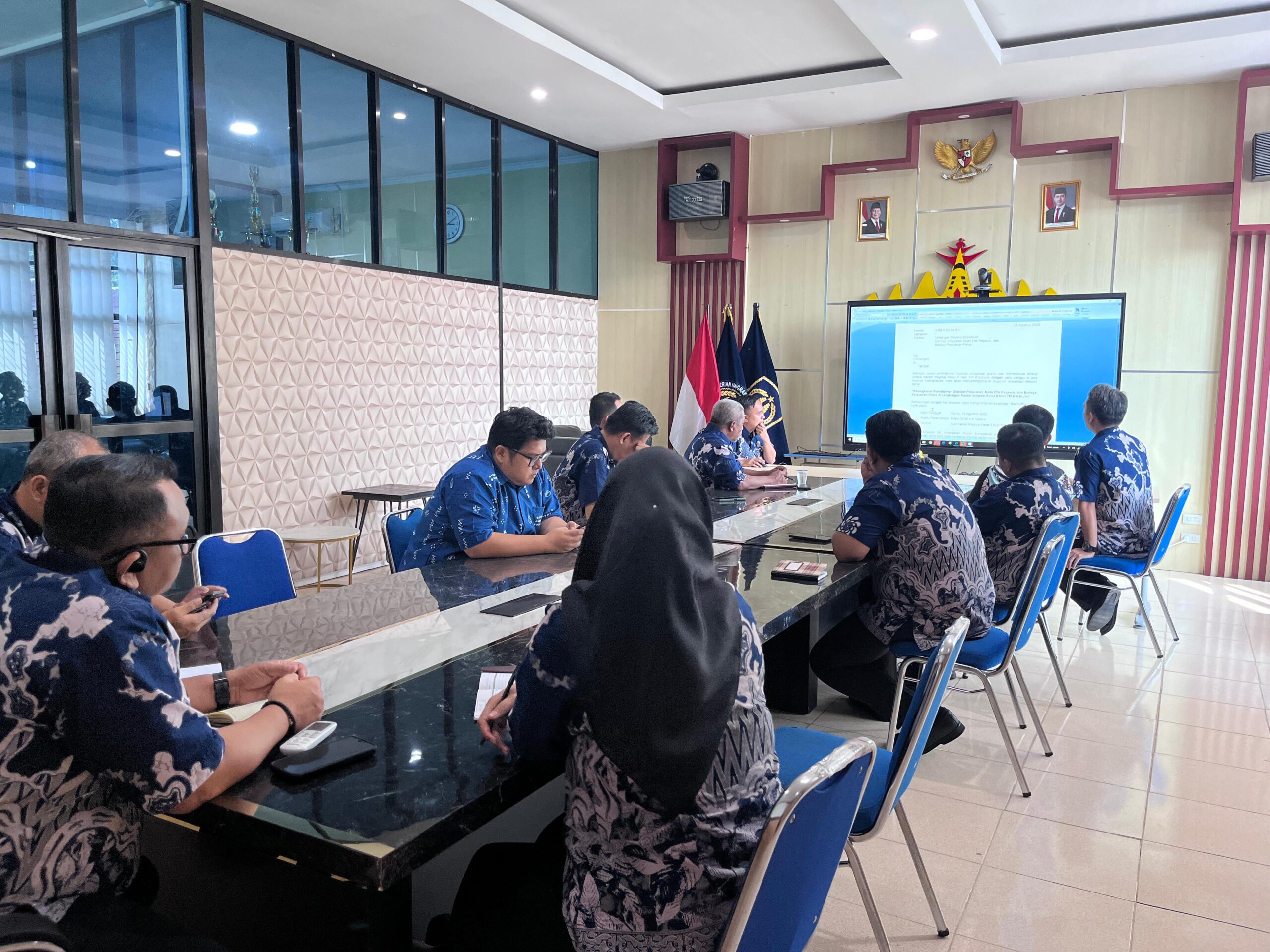 Imigrasi Kotabumi Gelar Rapat Lanjutan: Pastikan Layanan Profesional dan Transparan