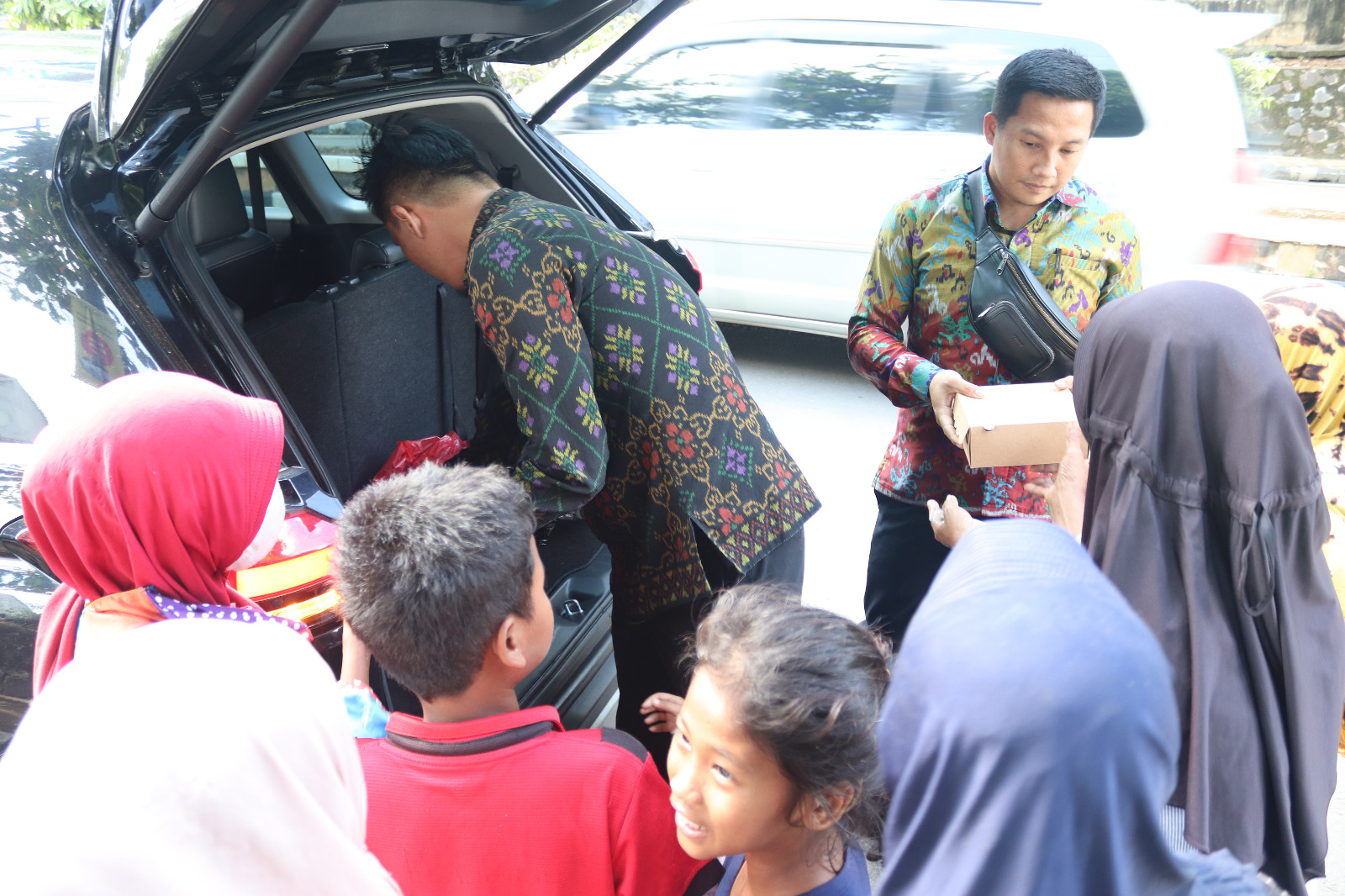 Jumat Berkah: Wujud Syukur dan Kepedulian di Imigrasi Kotabumi