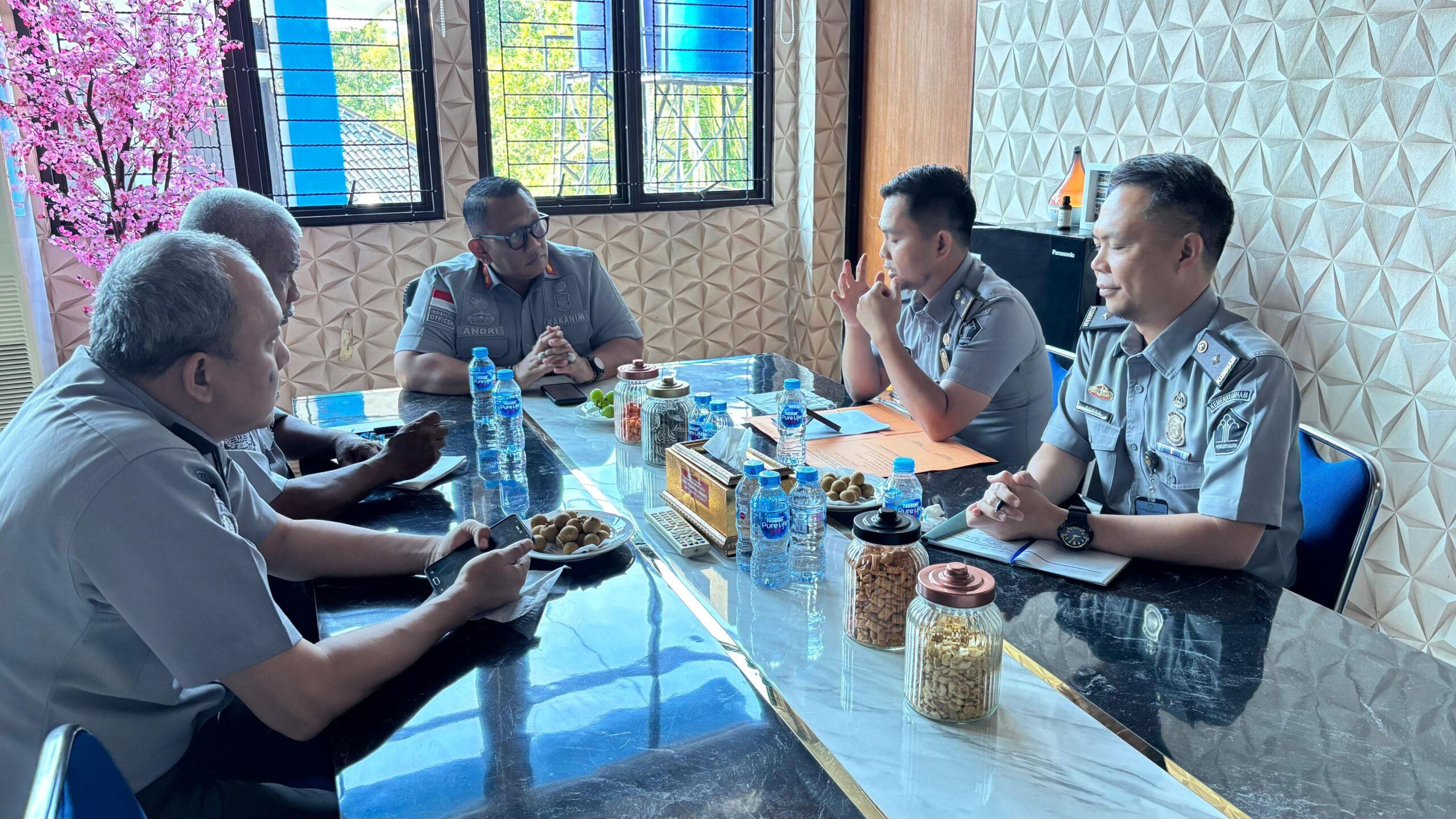 Imigrasi Kotabumi Siapkan Strategi Peningkatan Pelayanan Publik Menuju WBK