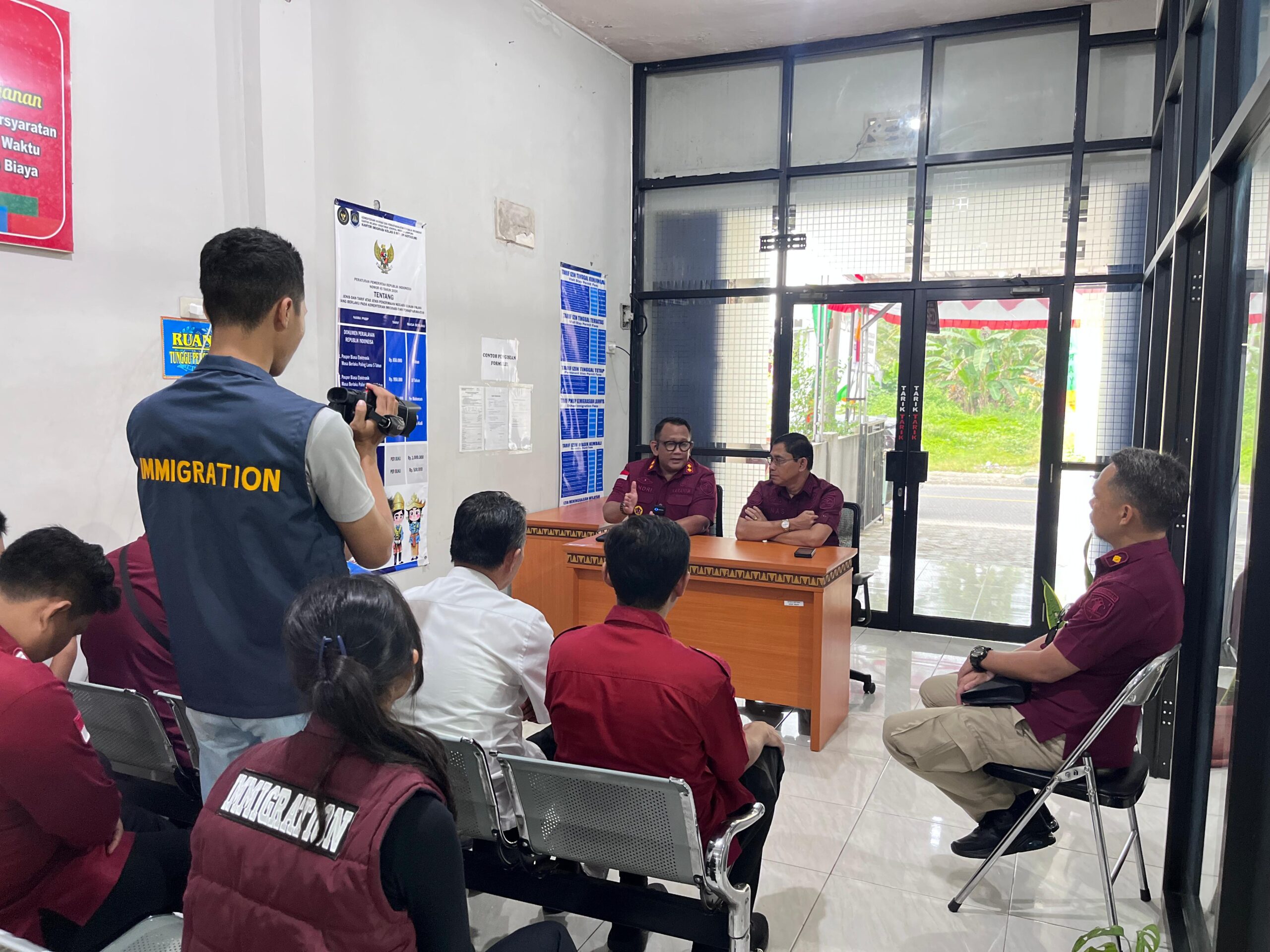 Tingkatkan Kualitas Layanan, Imigrasi Kotabumi dan Kanwil Imigrasi Evaluasi UKK Krui
