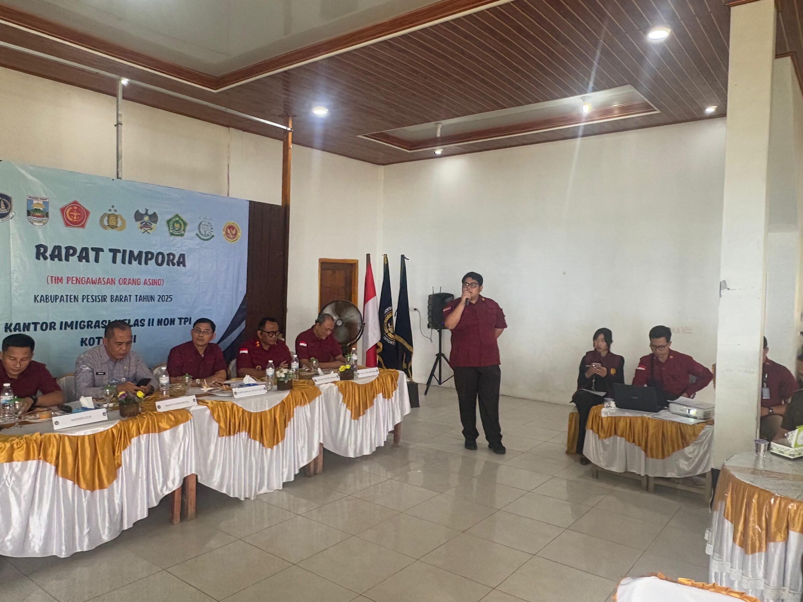 Imigrasi Kotabumi Perkuat Sinergi Pengawasan Orang Asing melalui Rapat TIMPORA di Krui