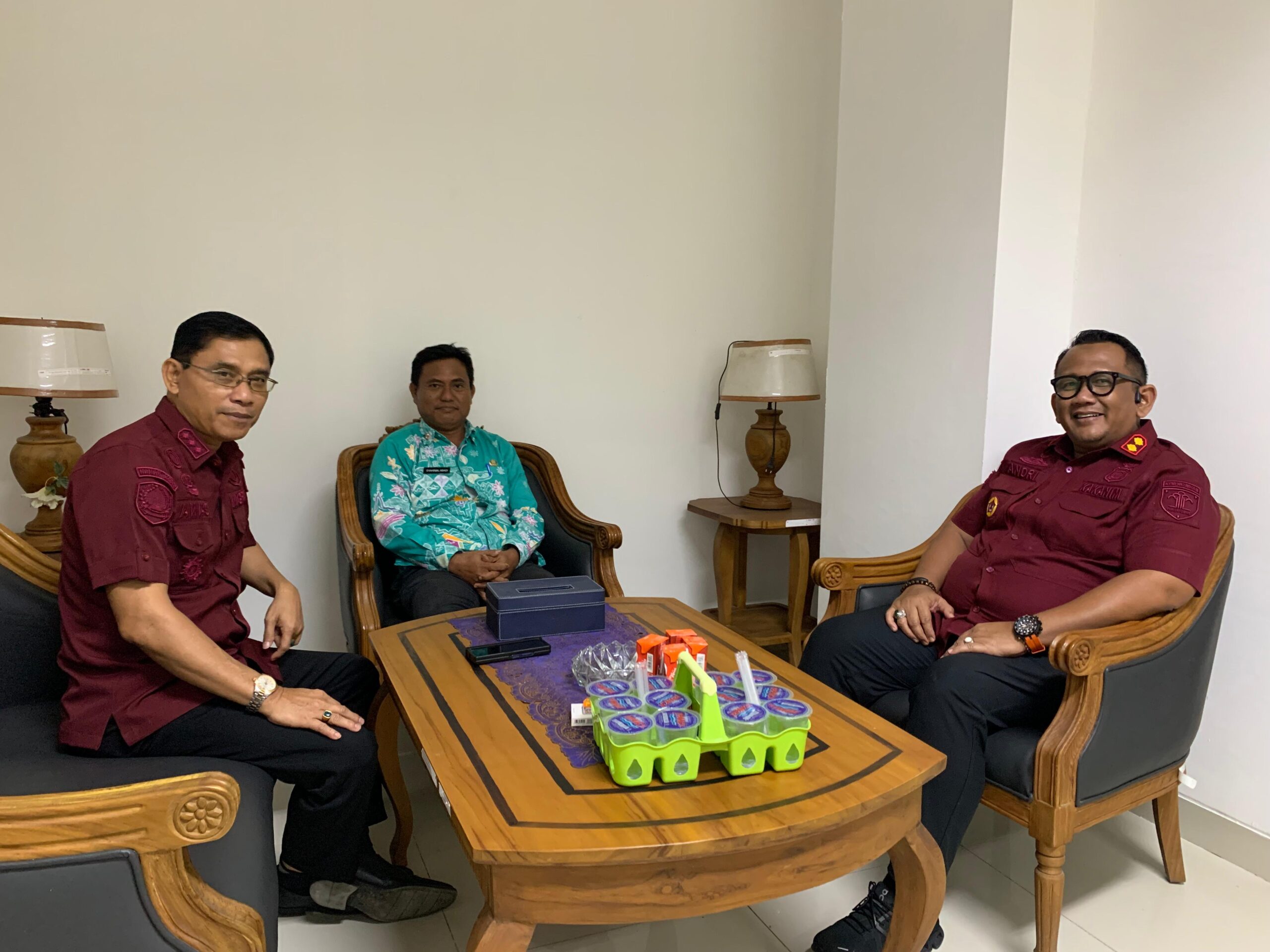 Imigrasi Kotabumi Bersama Kanwil Ditjenim Lampung Berkoordinasi dengan Kesbangpol Pesisir Barat