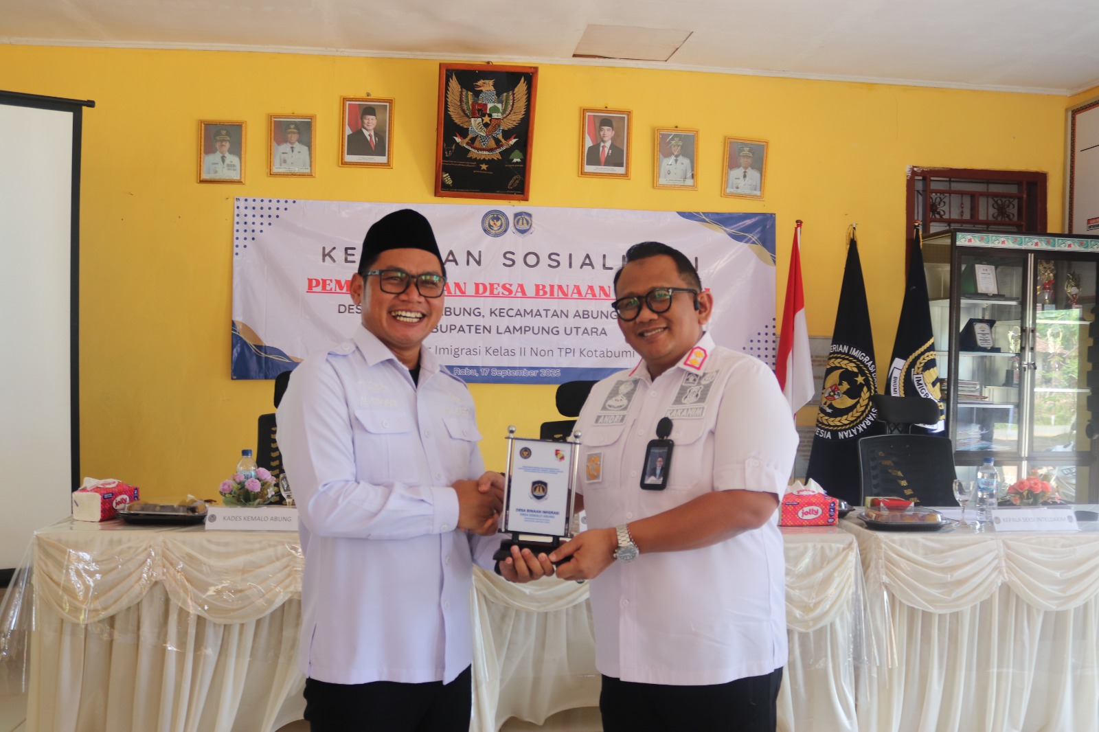 Sosialisasi Pembentukan Desa Binaan Imigrasi di Desa Kemalo Abung