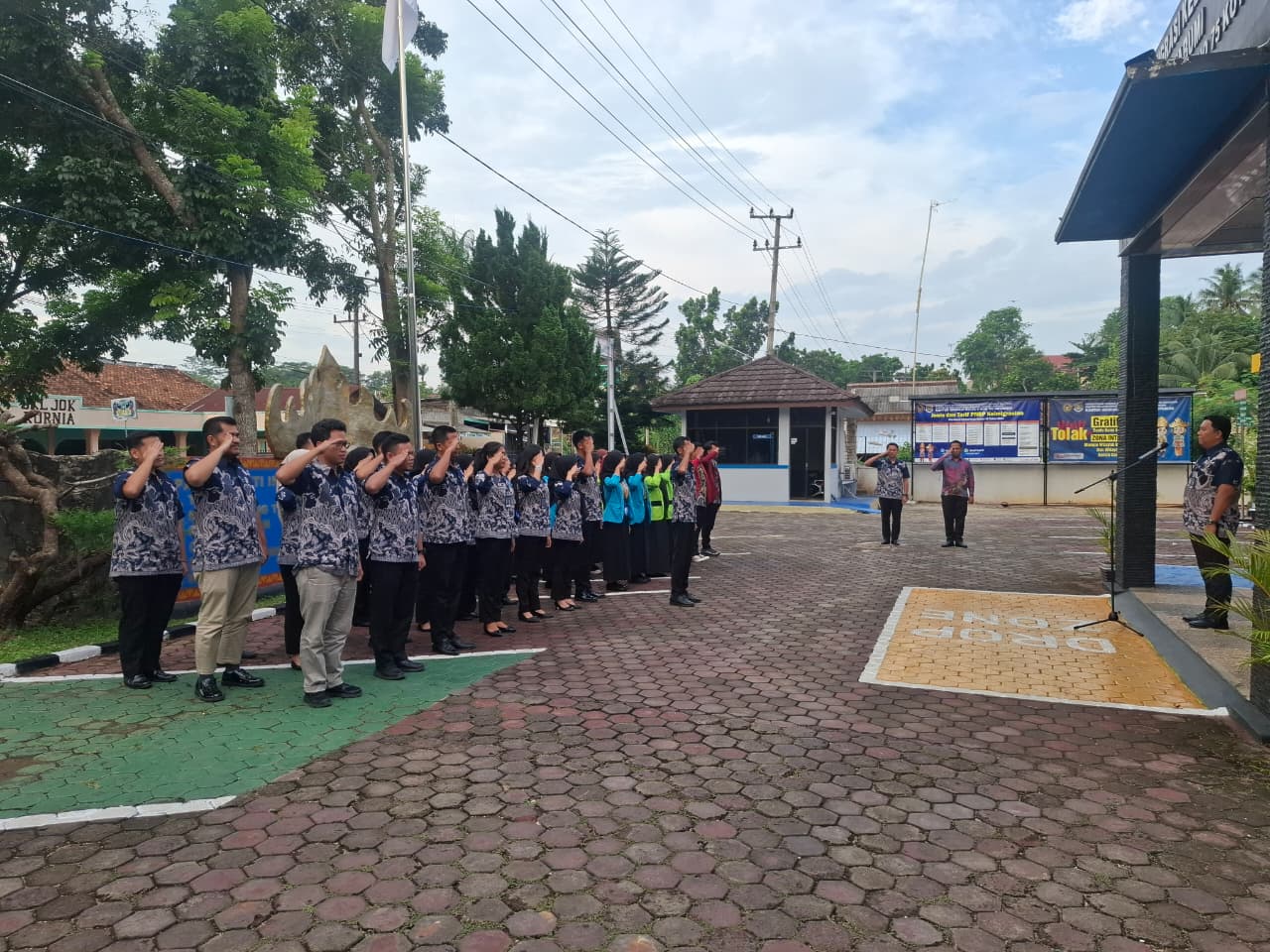 Tingkatkan Kualitas Layanan, Imigrasi Kotabumi Rutinkan Apel Sore untuk Evaluasi dan Penguatan Komitmen