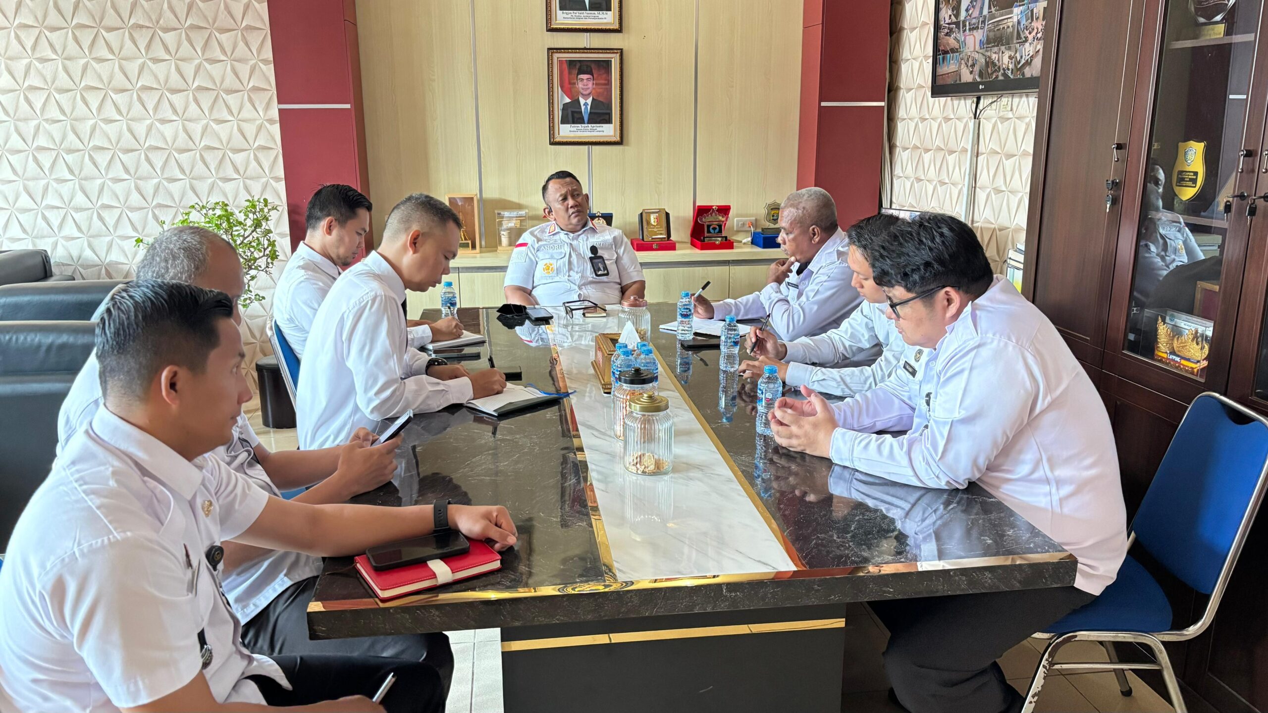 Rapat Struktural Kanim Kotabumi Bahas Evaluasi Layanan dan Percepatan Anggaran