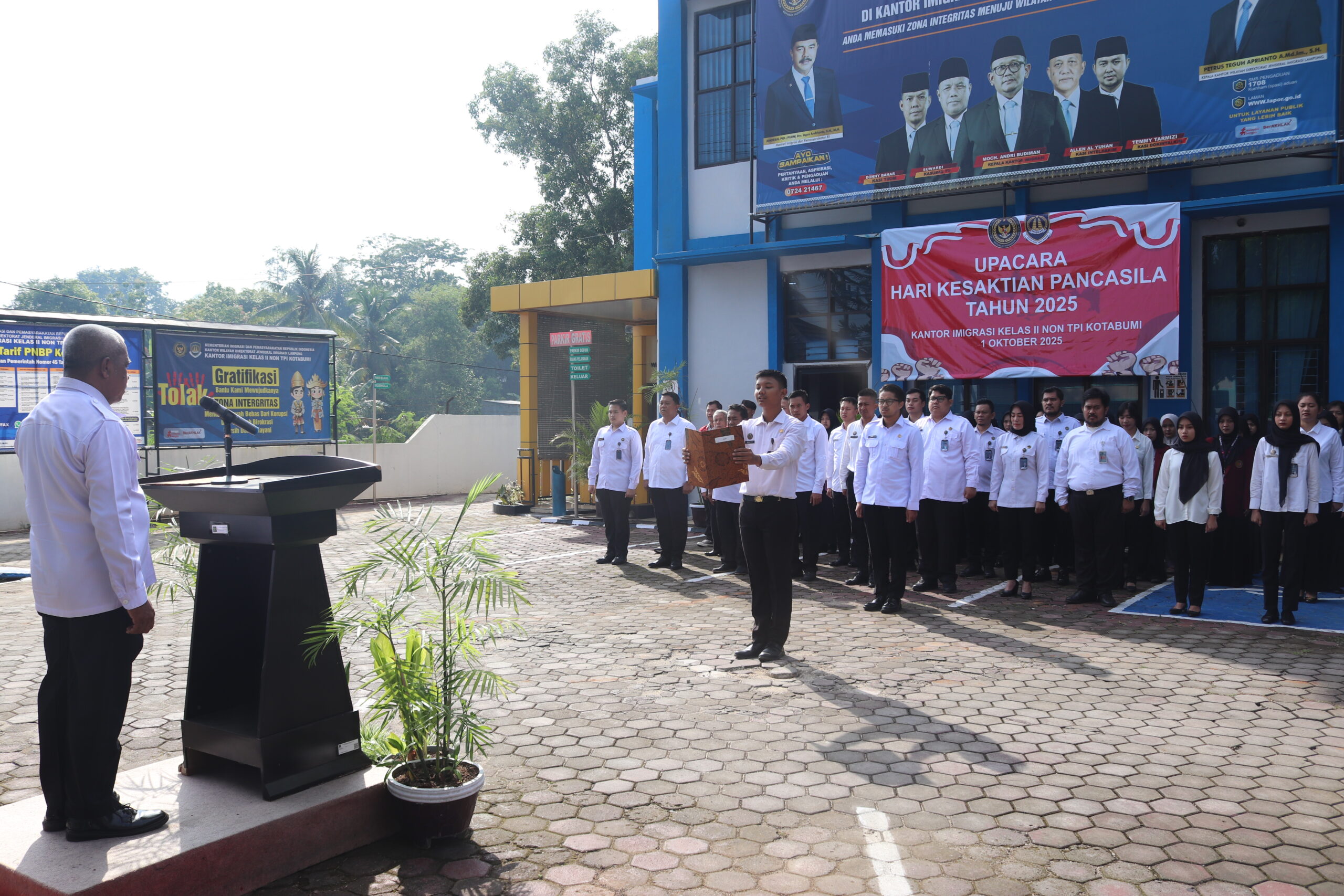 Upacara Hari Kesaktian Pancasila dan Penyerahan SK Kenaikan Pangkat di Kantor Imigrasi Kotabumi