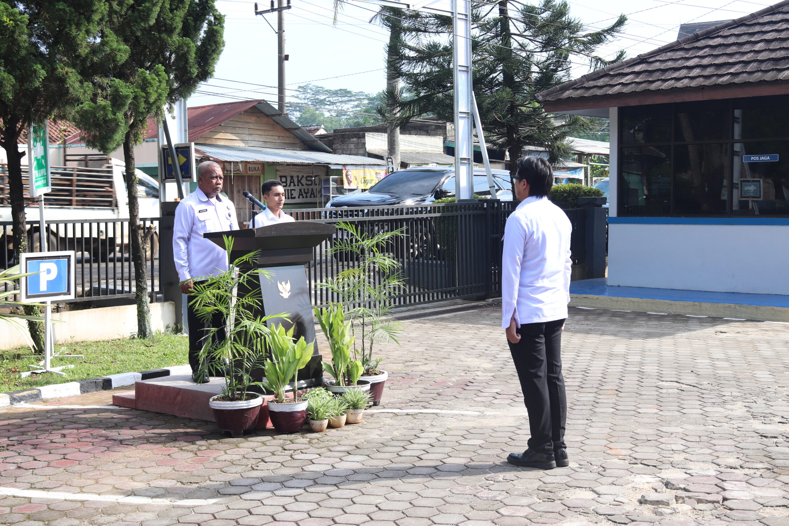 Upacara Hari Kesaktian Pancasila dan Penyerahan SK Kenaikan Pangkat di Kantor Imigrasi Kotabumi