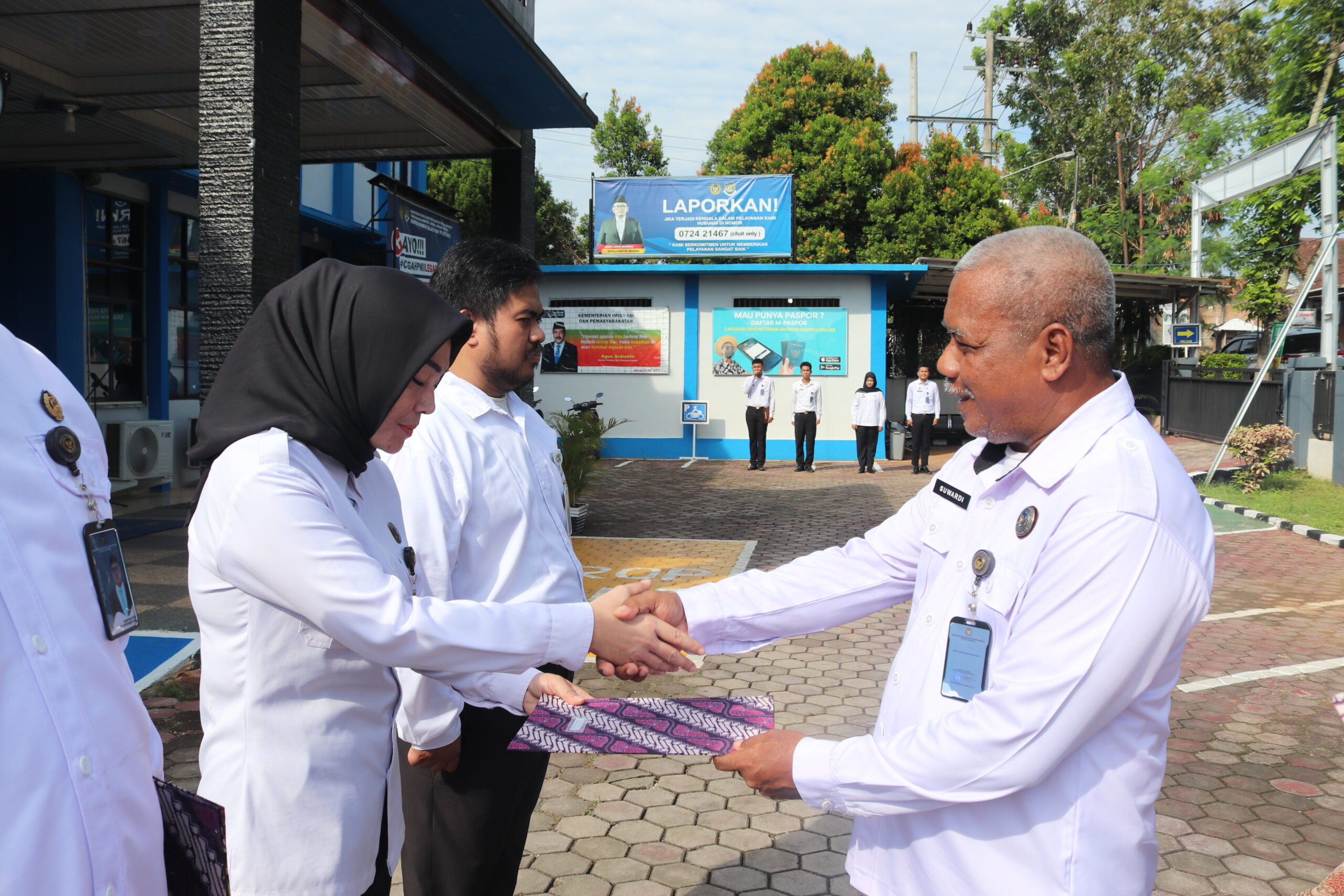 Upacara Hari Kesaktian Pancasila dan Penyerahan SK Kenaikan Pangkat di Kantor Imigrasi Kotabumi