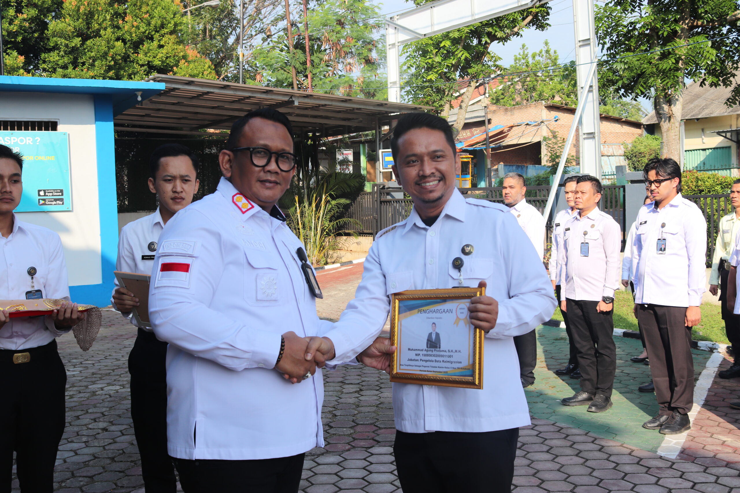 Tekankan Disiplin dan Apresiasi Pegawai Teladan, Imigrasi Kotabumi Gelar Apel Pagi