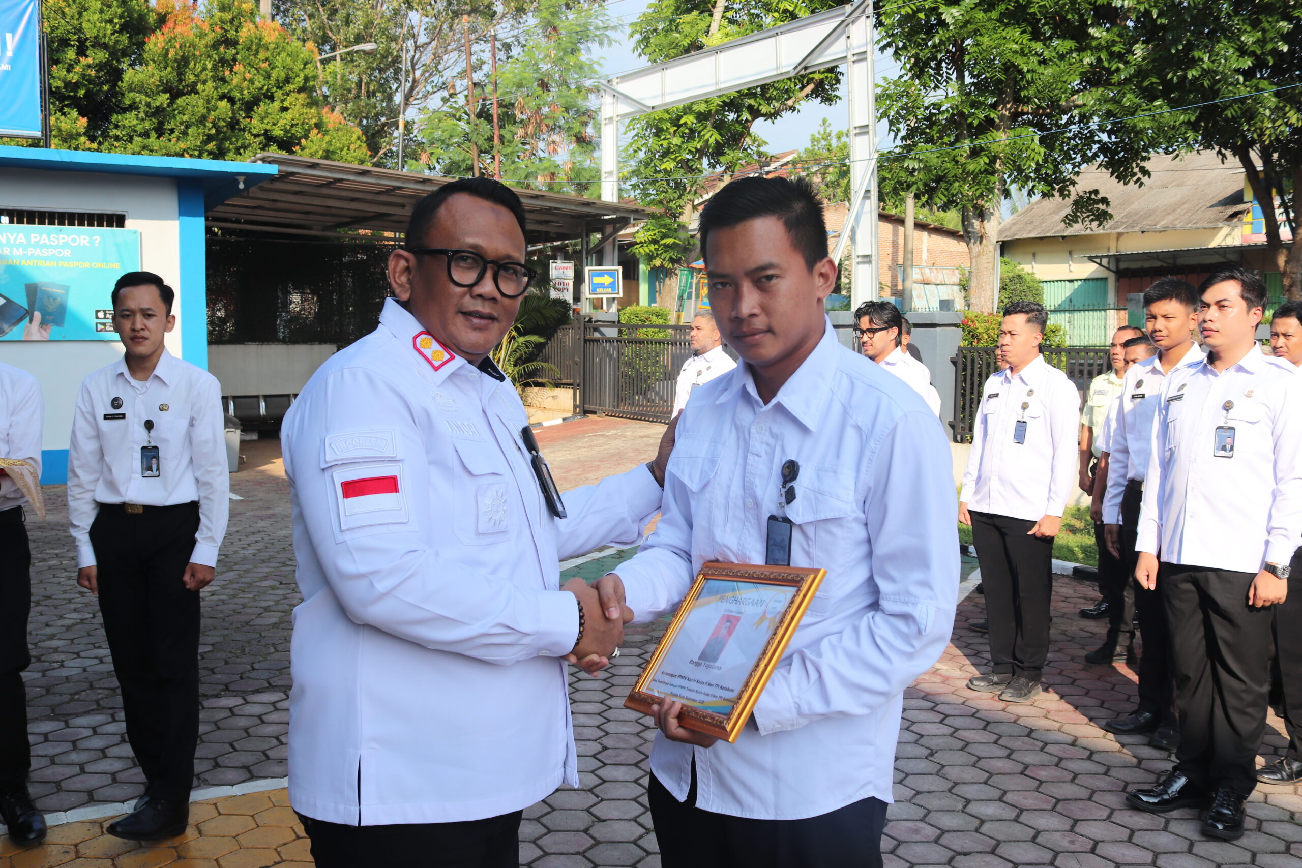 Tekankan Disiplin dan Apresiasi Pegawai Teladan, Imigrasi Kotabumi Gelar Apel Pagi