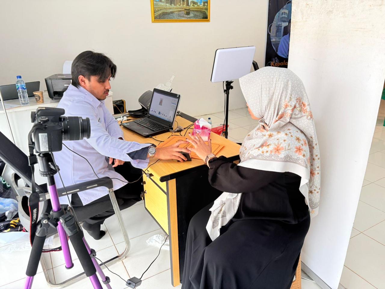 Kantor Imigrasi Kotabumi Laksanakan Layanan Eazy Paspor bagi Calon Jamaah Umroh di Lampung Utara