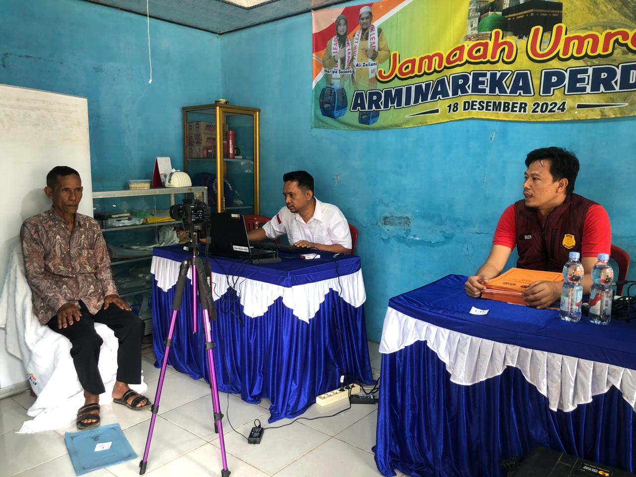 Kantor Imigrasi Kotabumi Gelar Layanan Eazy Paspor untuk Jamaah Umroh PT. Arminareka Lampung Barat