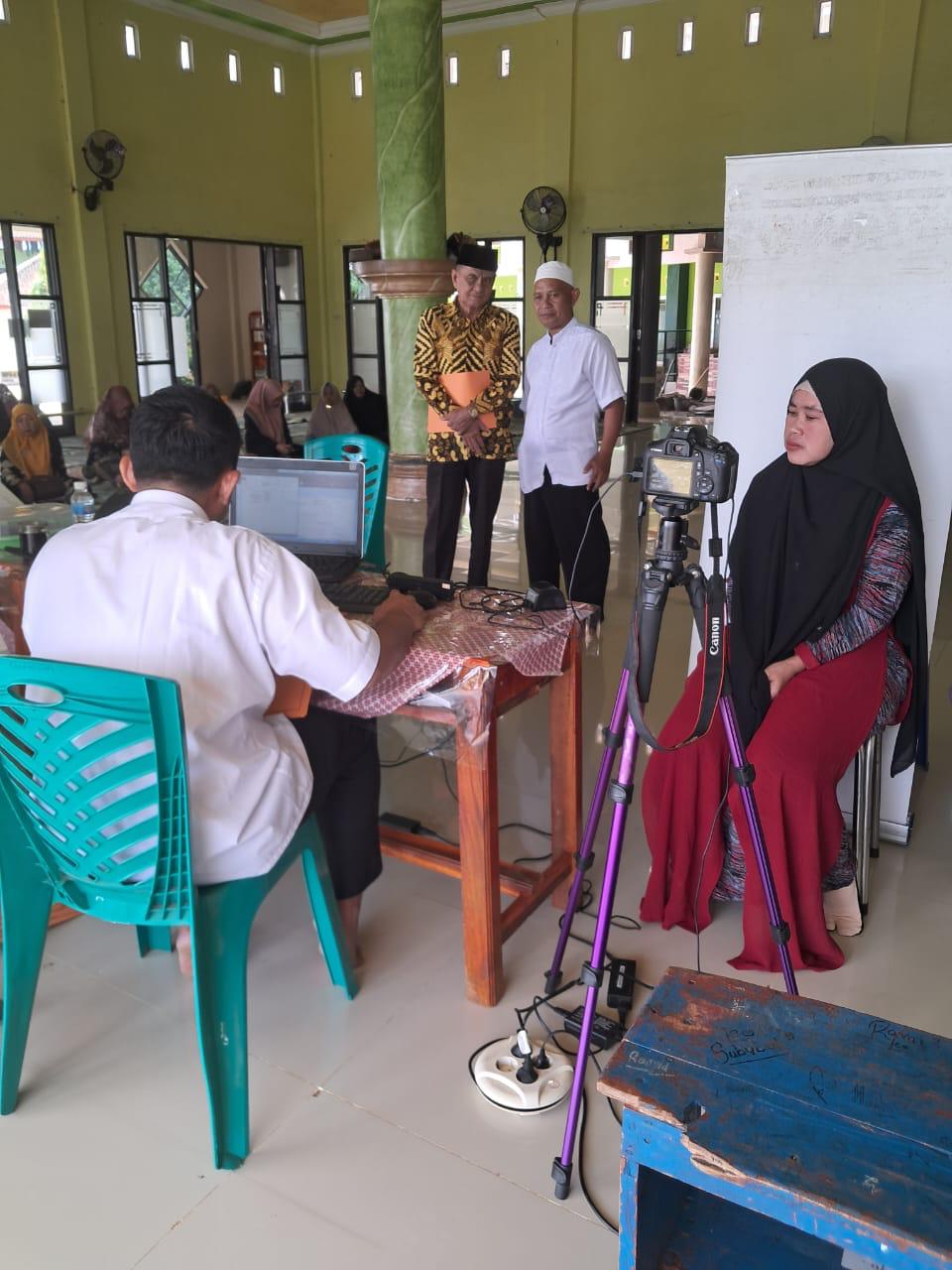 45 Calon Jamaah Haji di Lampung Barat Dilayani Oleh Kanim Kotabumi Lewat Eazy Paspor