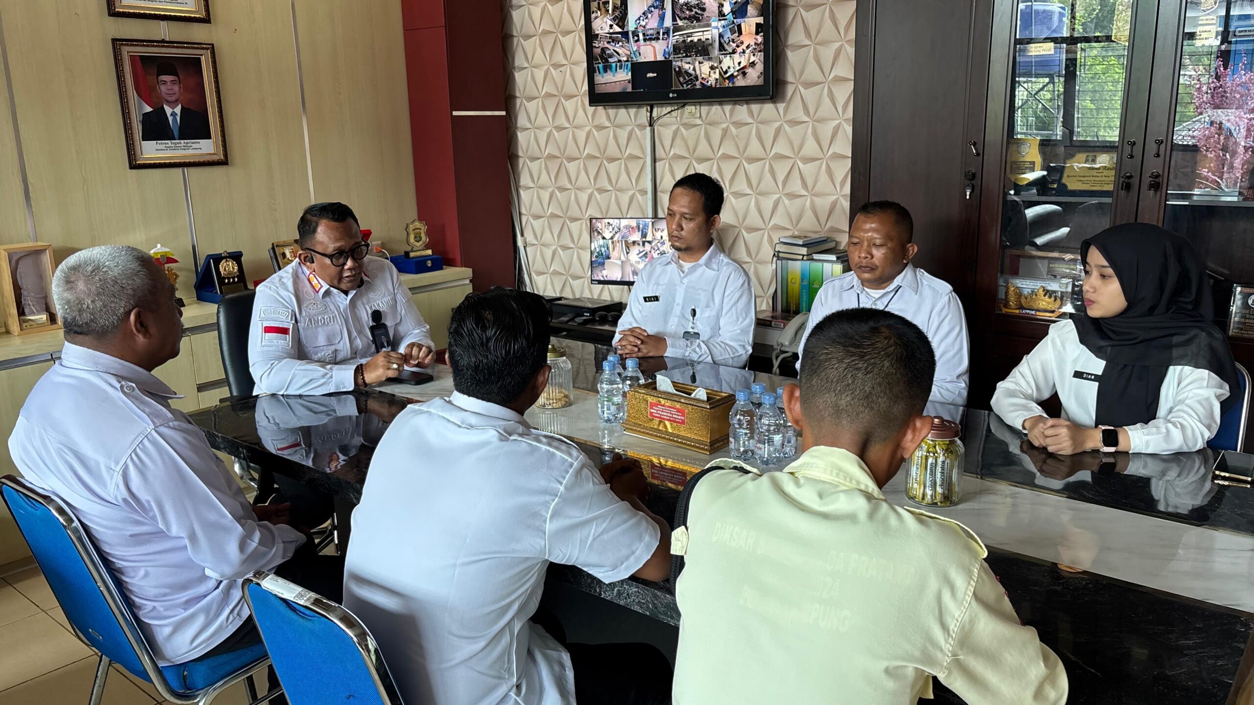 Pengarahan oleh Pimpinan terhadap PPPK Penuh dan Paruh Waktu di Kantor Imigrasi Kotabumi