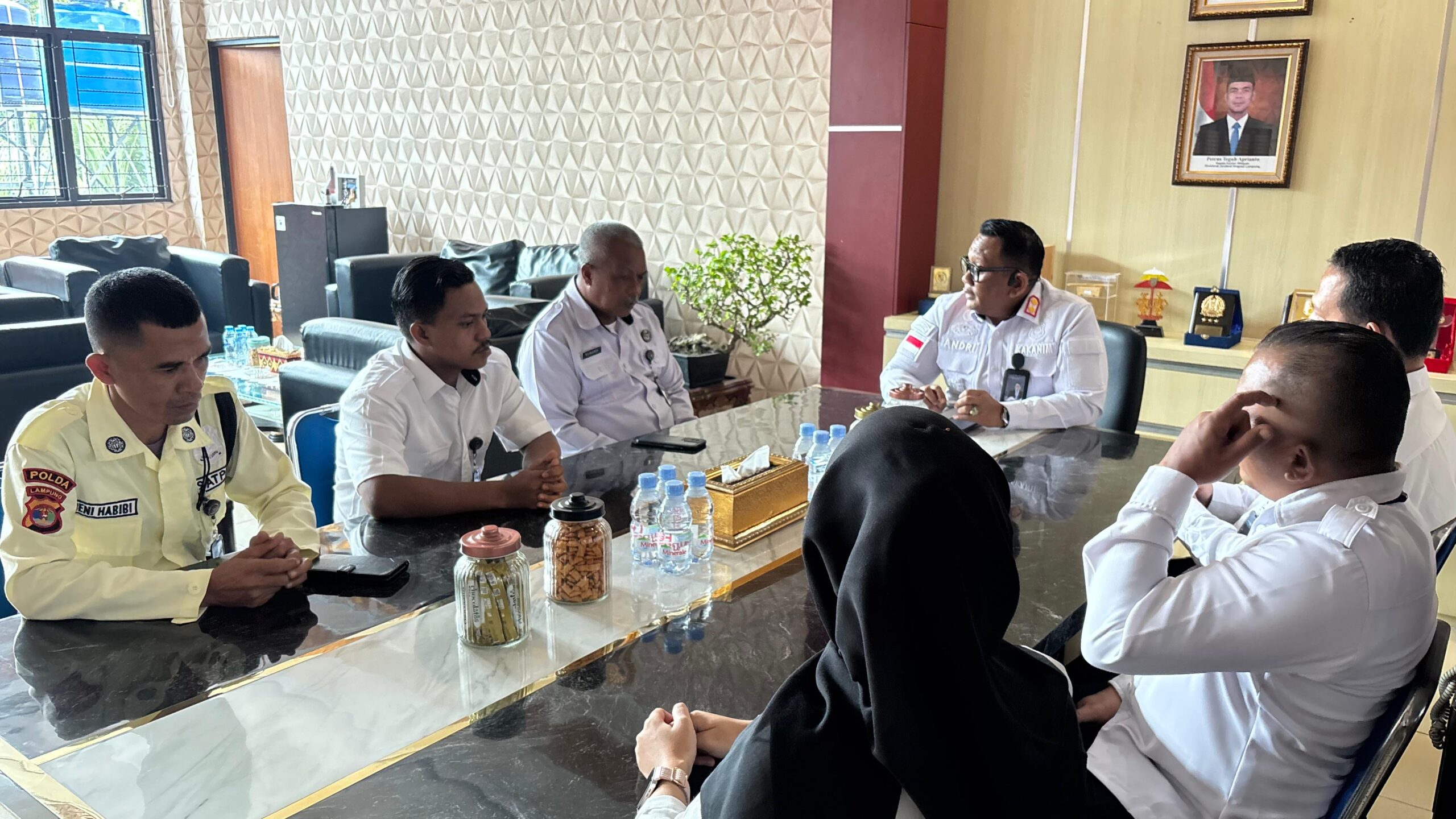 Pengarahan oleh Pimpinan terhadap PPPK Penuh dan Paruh Waktu di Kantor Imigrasi Kotabumi