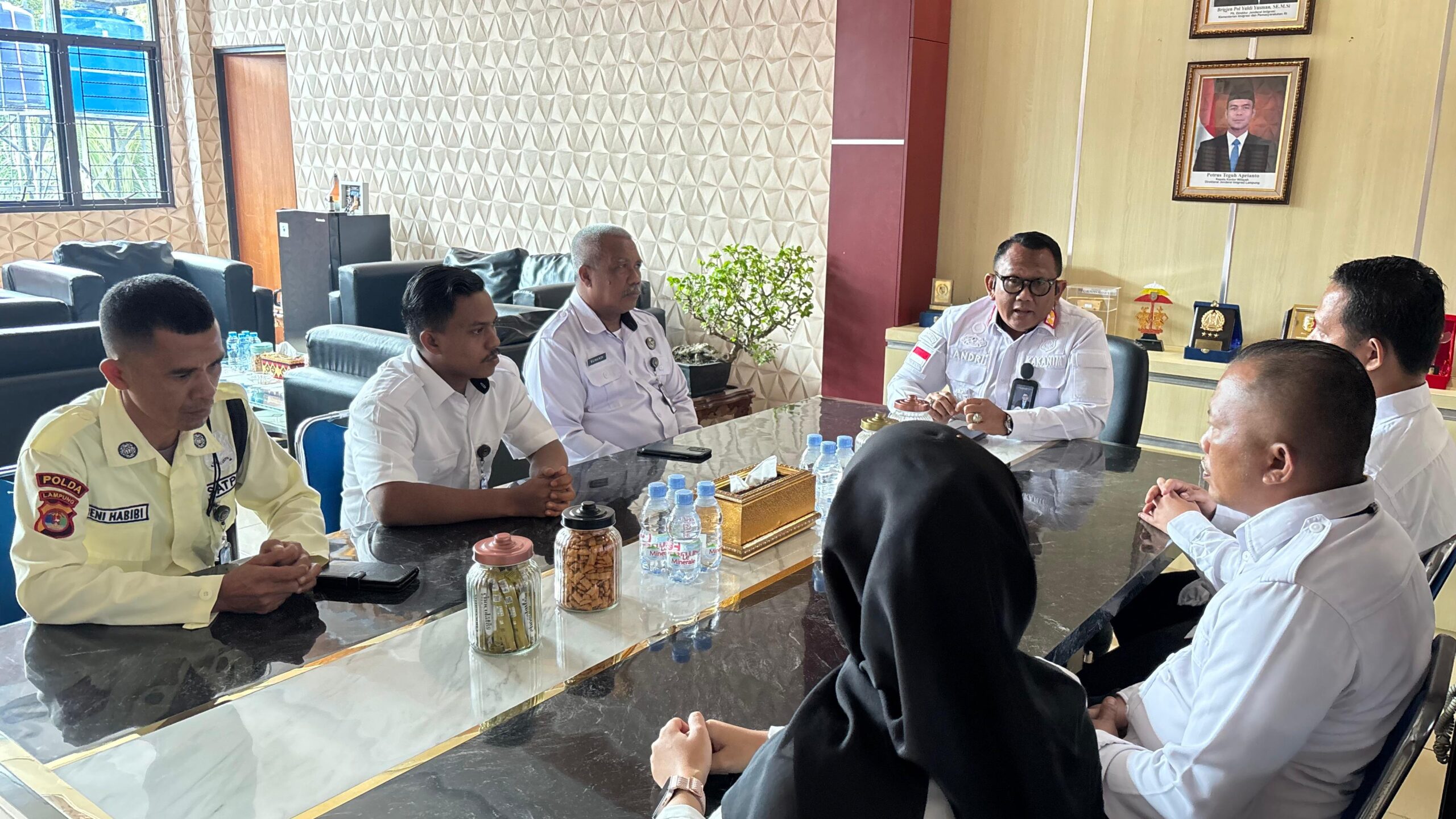 Pengarahan oleh Pimpinan terhadap PPPK Penuh dan Paruh Waktu di Kantor Imigrasi Kotabumi