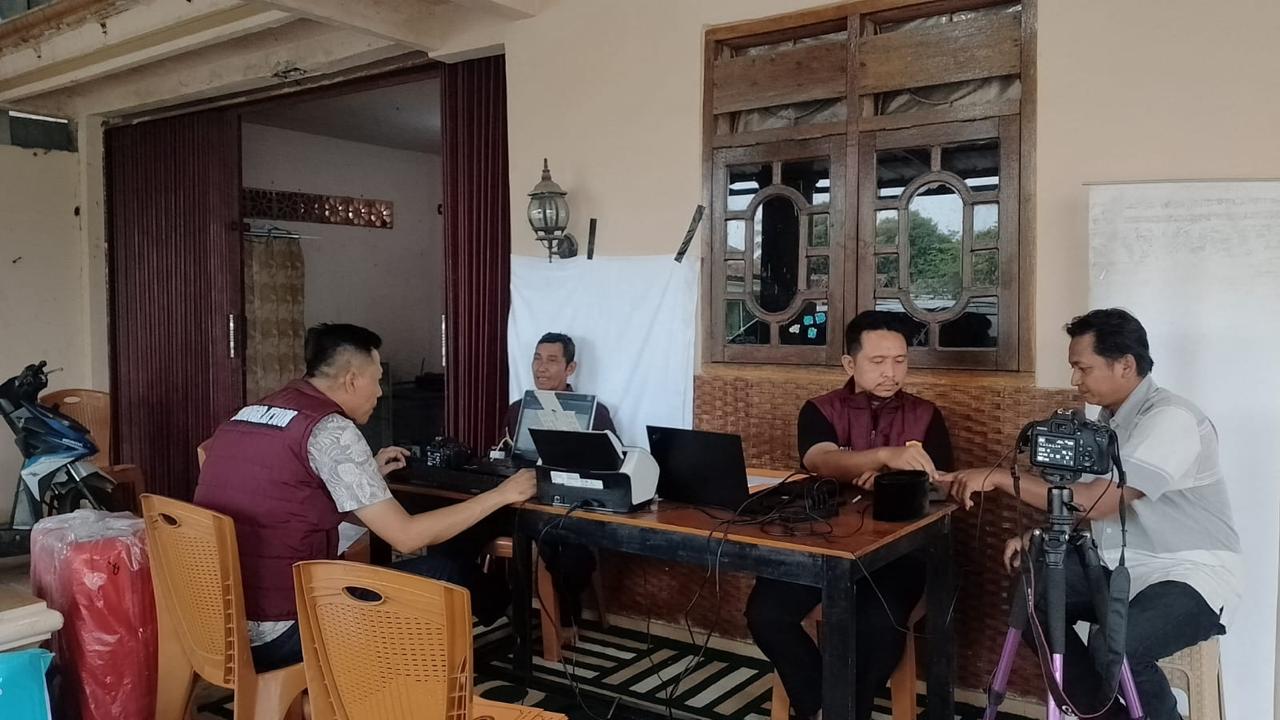 Kantor Imigrasi Kotabumi Laksanakan Kegiatan Eazy Paspor di PT Muriz Way Tuba
