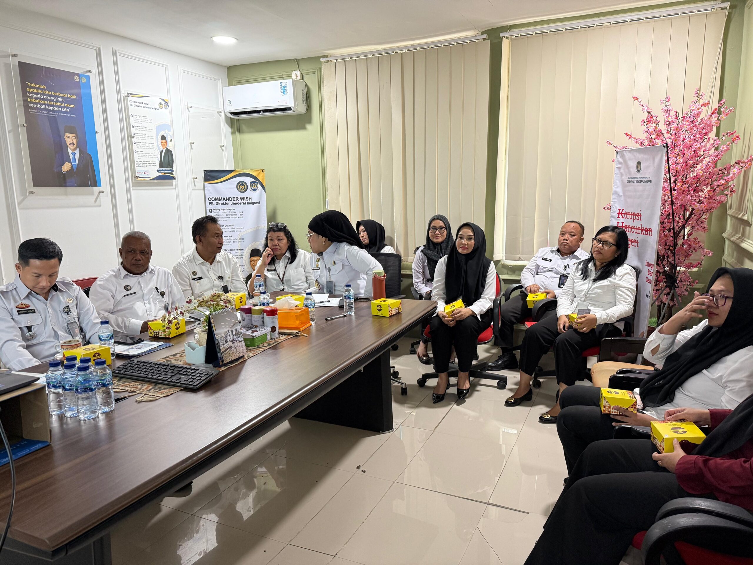 Imigrasi Kotabumi Ikuti Rapat Analisis dan Evaluasi Capaian Kinerja Triwulan III Tahun 2025 di Kantor Wilayah Direktorat Jenderal Imigrasi Lampung