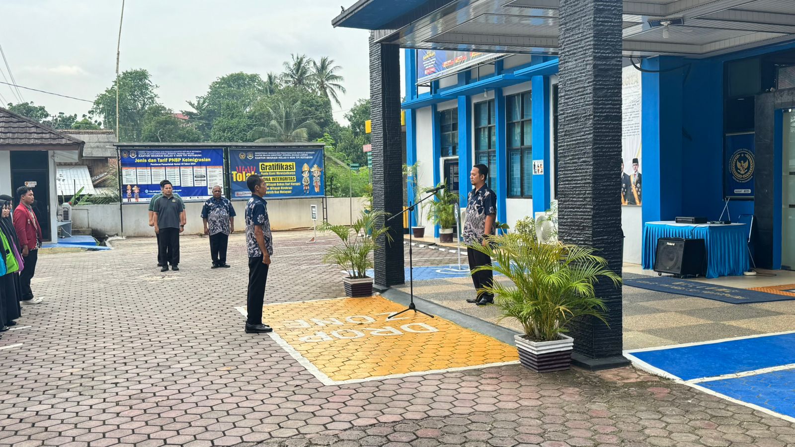 Imigrasi Kotabumi Gelar Apel Sore: Menutup Hari dengan Evaluasi dan Apresiasi