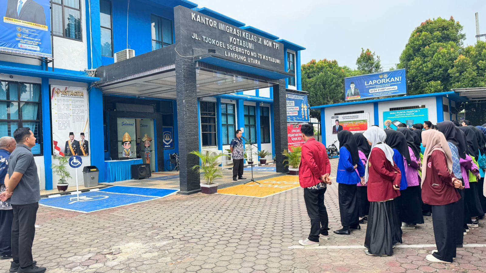 Imigrasi Kotabumi Gelar Apel Sore: Menutup Hari dengan Evaluasi dan Apresiasi
