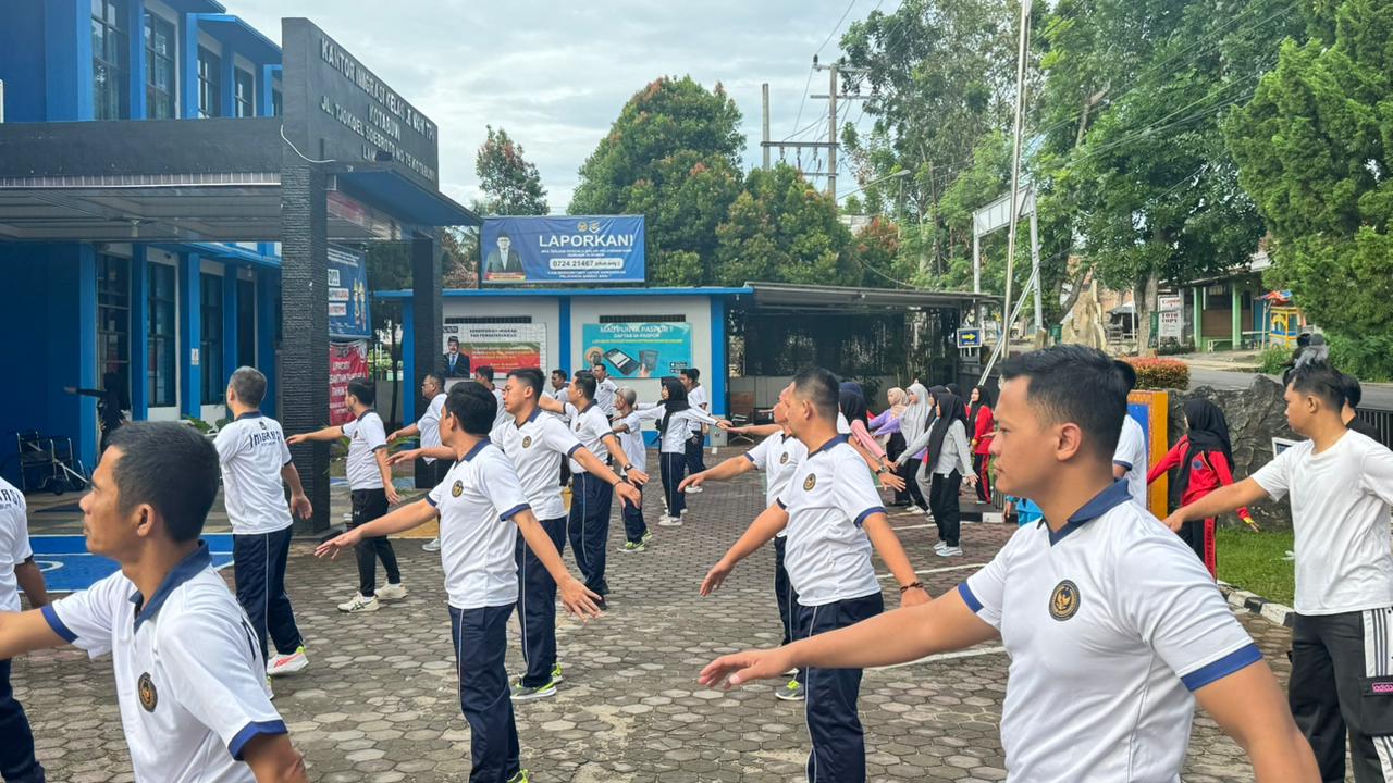 Imigrasi Kotabumi Gelar Senam Pagi Bersama untuk Jaga Kebugaran dan Kekompakan