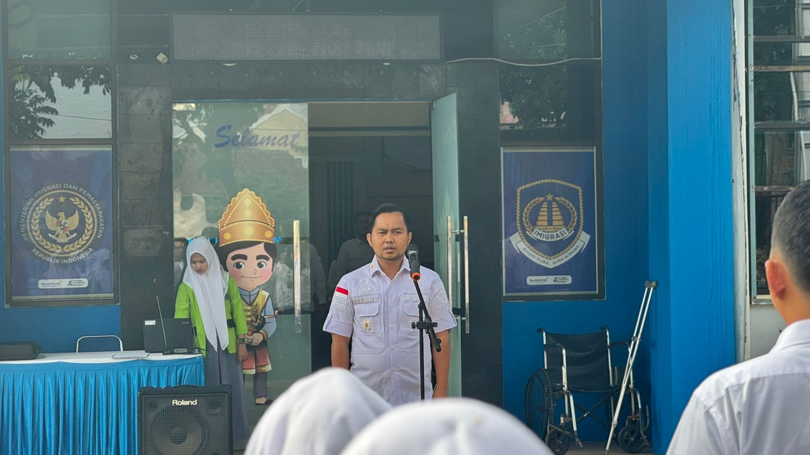 Menumbuhkan Semangat Disiplin dan Kebersamaan Melalui Apel Pagi Imigrasi Kotabumi