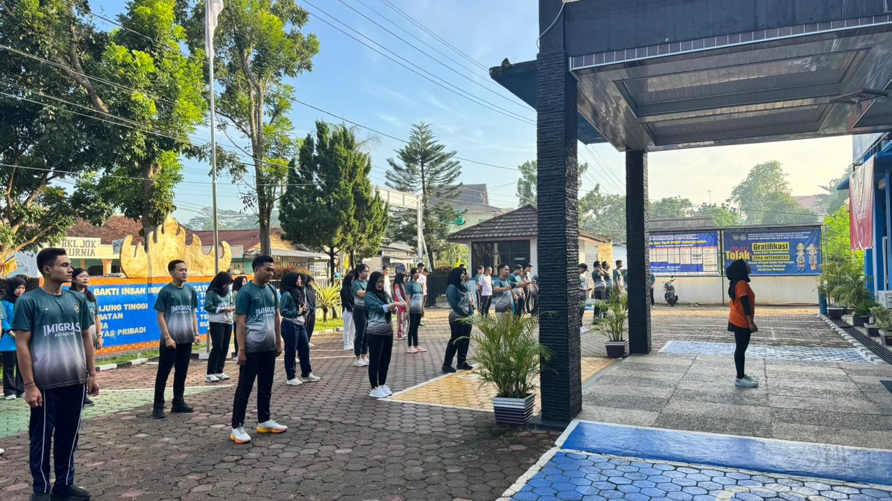Jaga Kebugaran dan Kekompakan, Imigrasi Kotabumi Gelar Senam Pagi Bersama