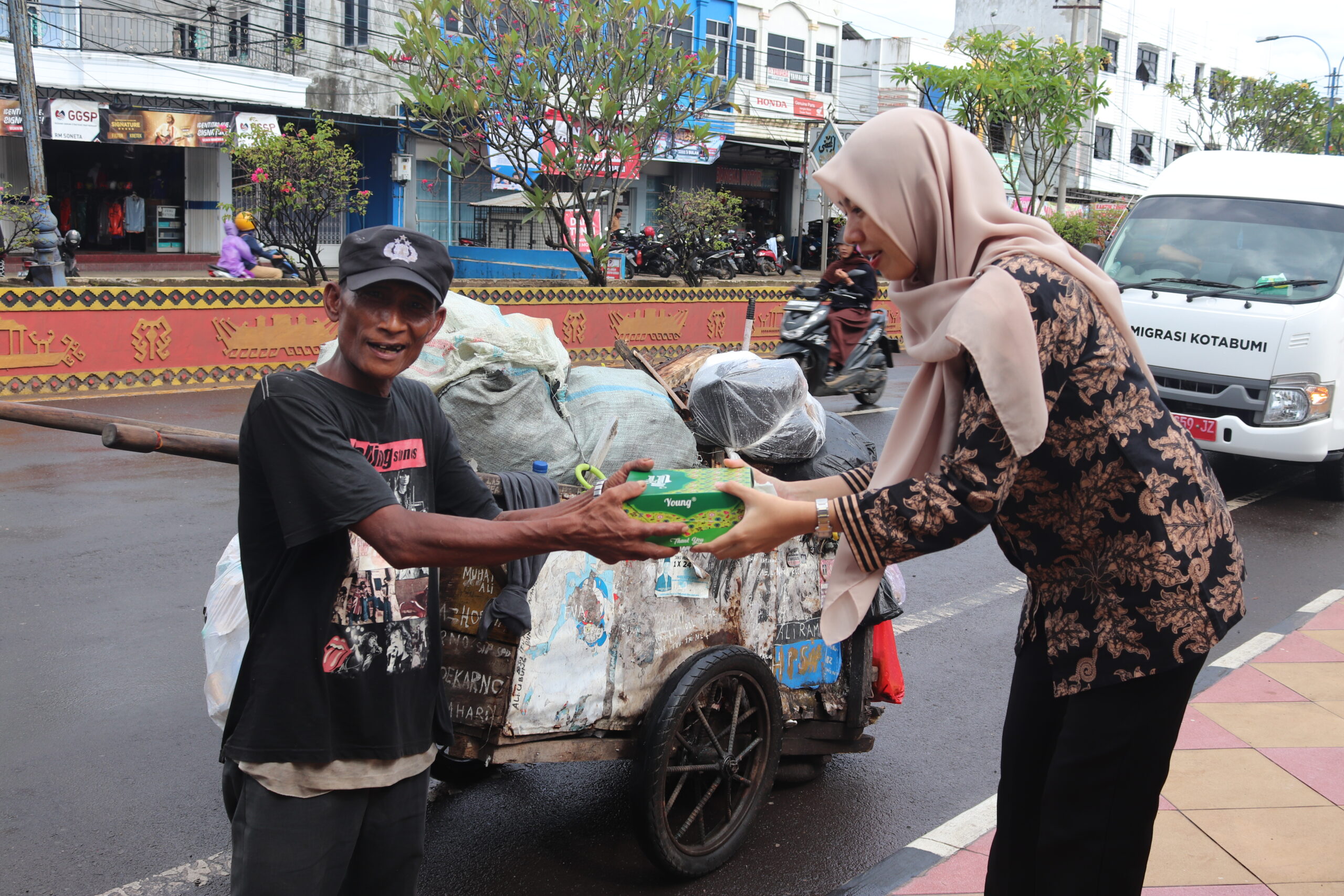 Imigrasi Kotabumi Gelar Kegiatan Jumat Berkah sebagai Wujud Kepedulian Sosial