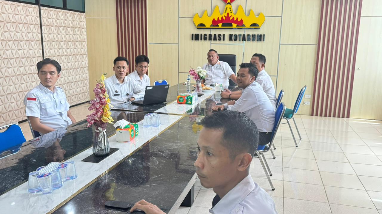 Kantor Imigrasi Kotabumi Ikuti Sosialisasi Kode Etik Pegawai Imigrasi oleh Patnal Imigrasi