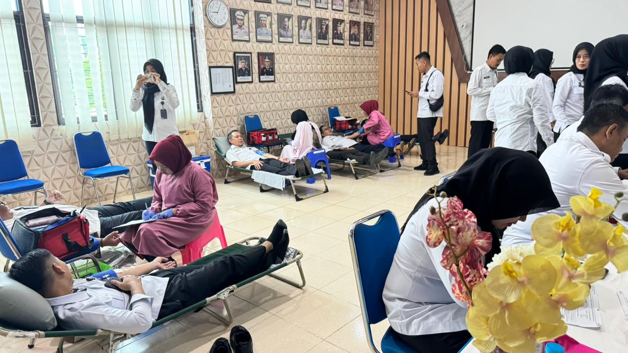 Sinergi Lapas, Rutan, dan Imigrasi Kotabumi Gelar Donor Darah dan Pemeriksaan Kesehatan Gratis dalam Rangka Hari Bhakti Kemenimipas