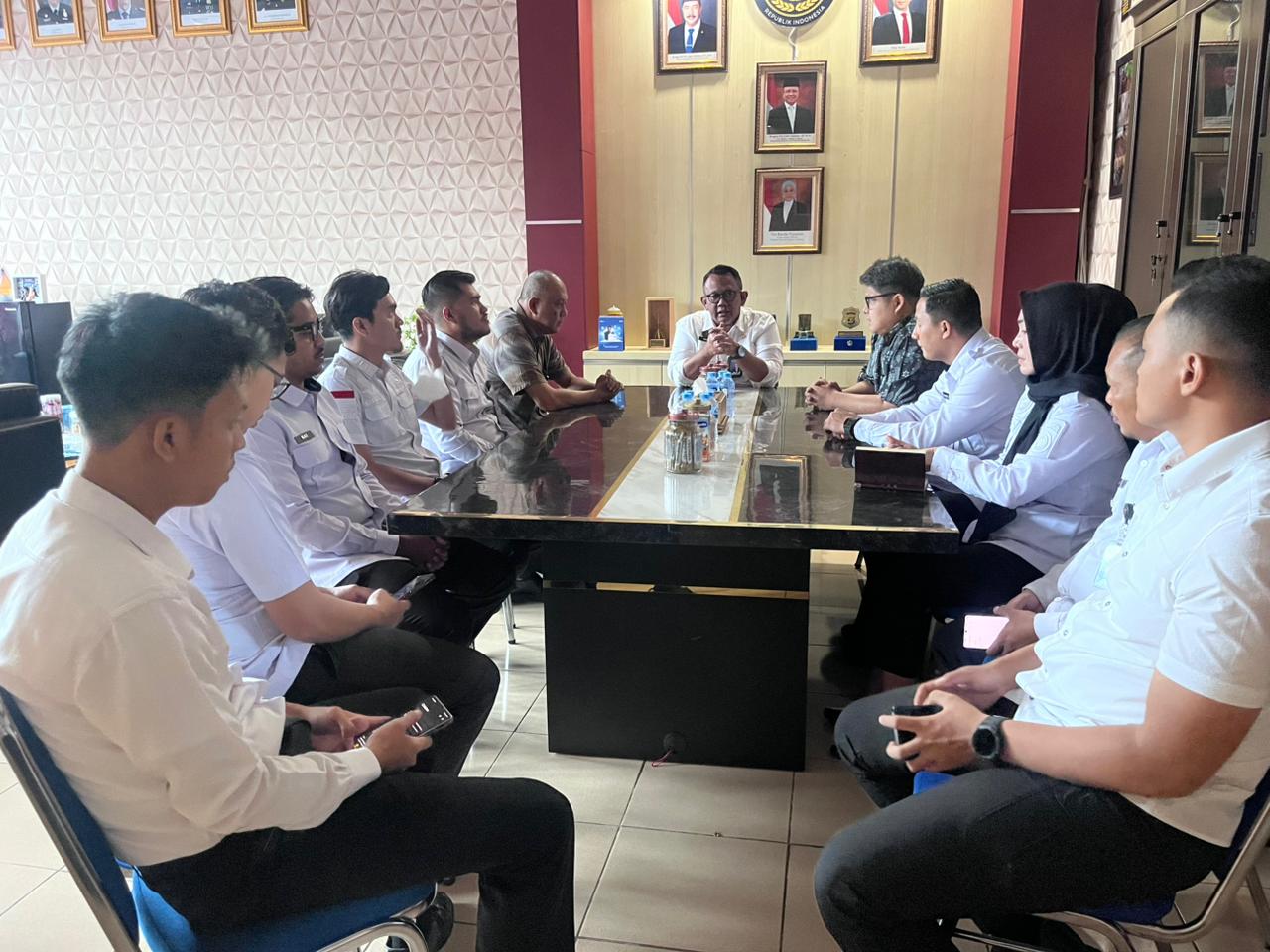 Kepala Kantor Imigrasi Kotabumi Pimpin Briefing Strategis Bersama Seksi Inteldakim