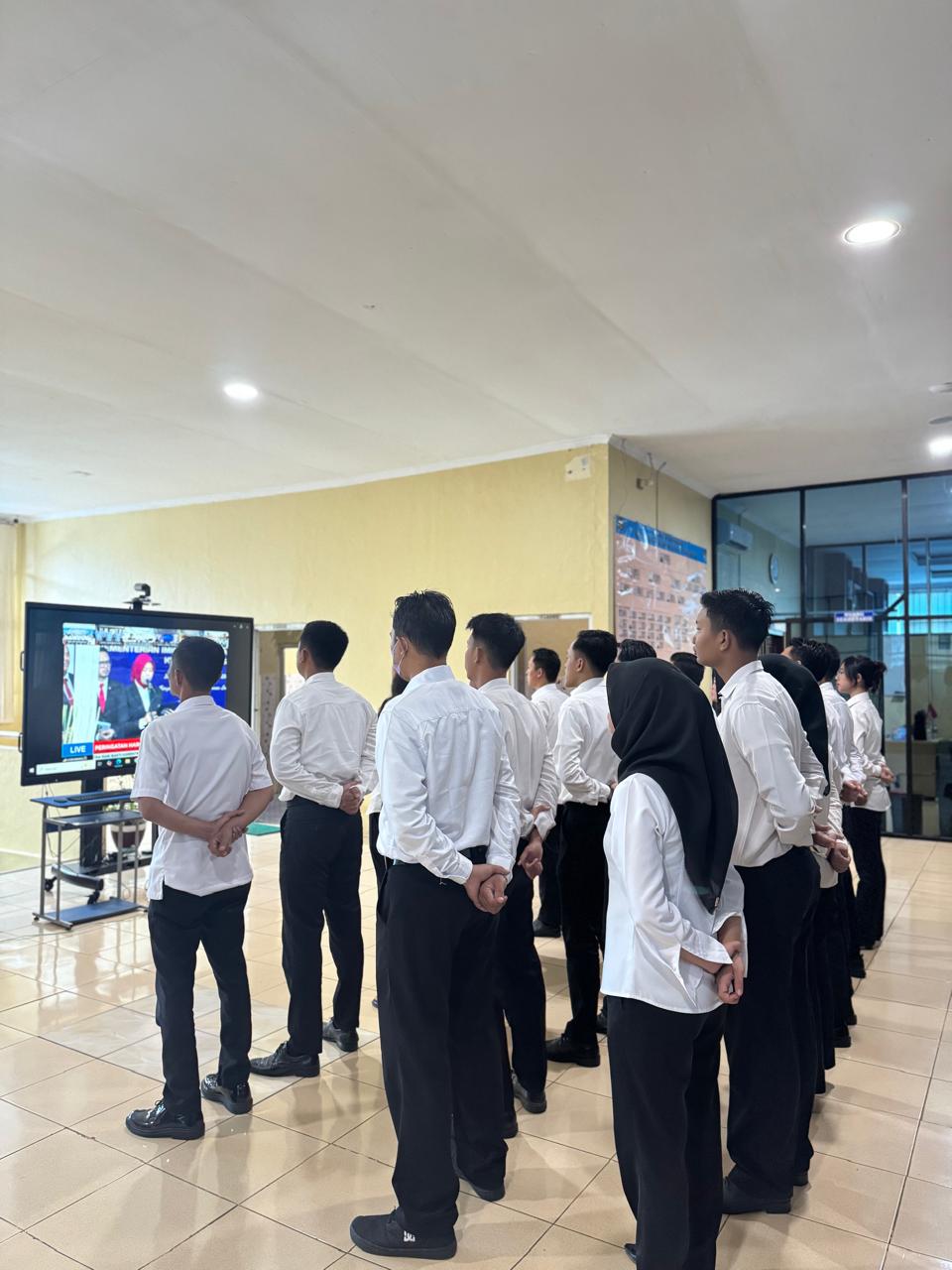 Menggelorakan Semangat Pengabdian: Upacara Hari Bhakti Kemenkumham di Imigrasi Kotabumi
