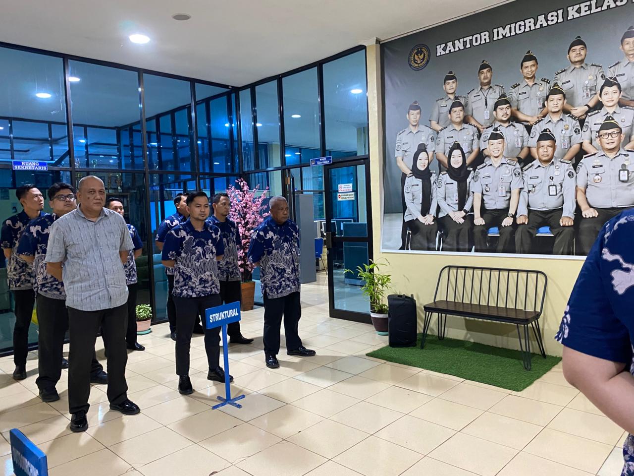 Apel Sore: Penguatan Disiplin dan Kesiapan Pegawai Imigrasi Kotabumi