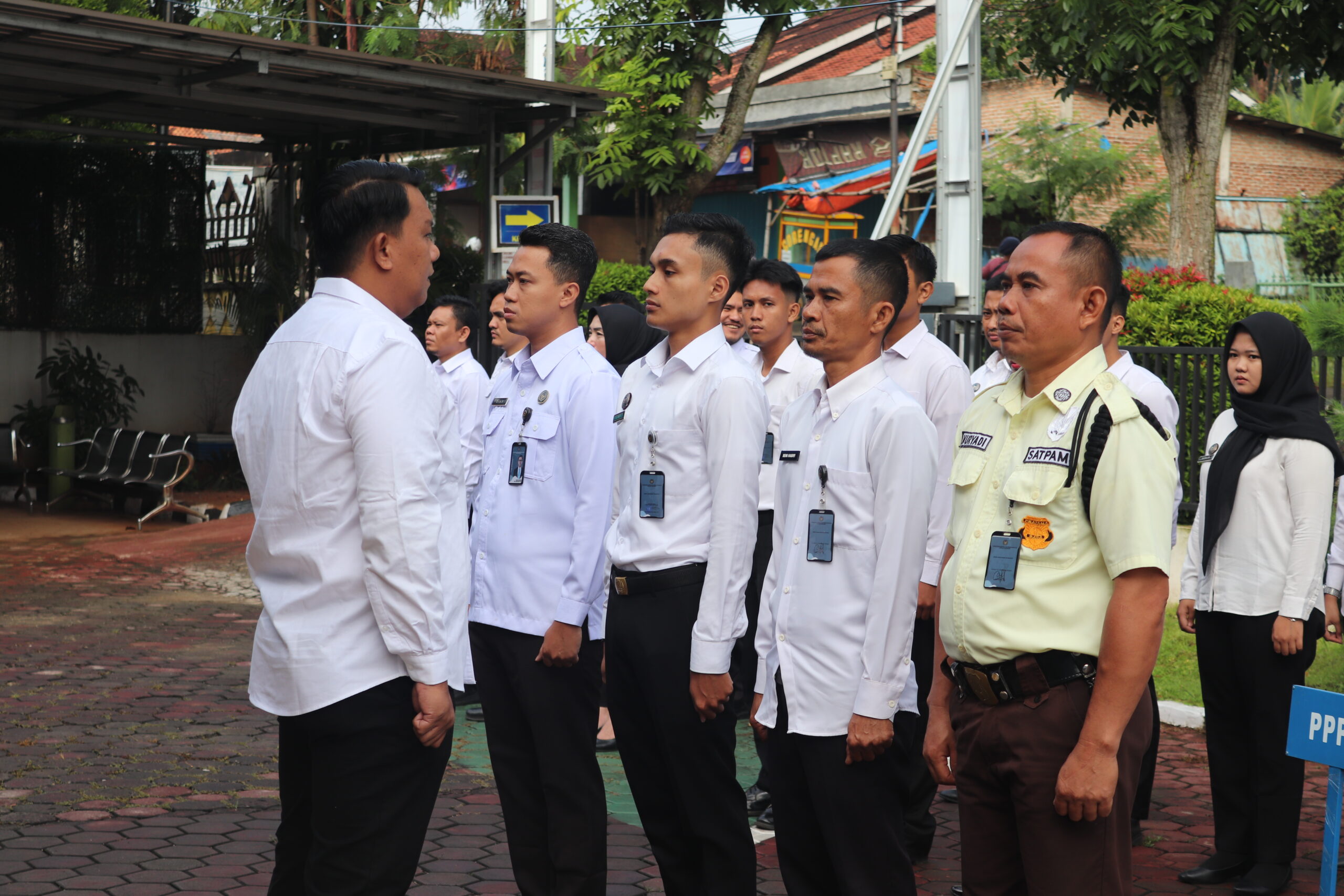 Apel Pagi Imigrasi Kotabumi, Disiplin Diperkuat Penghargaan Teladan Diserahkan